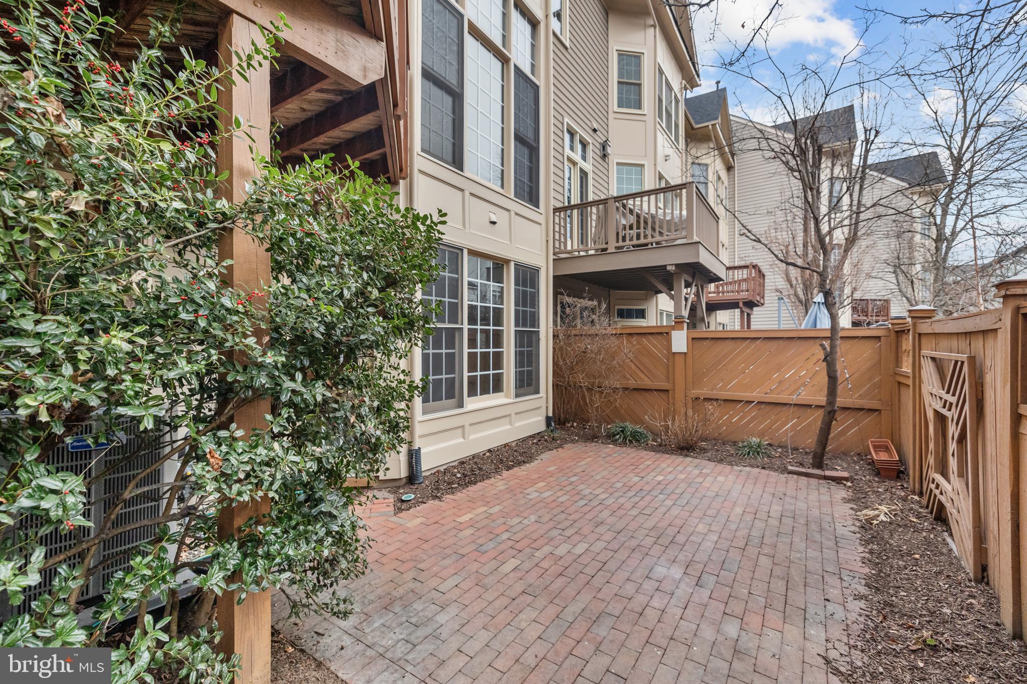 CAMERON STATION - Residential