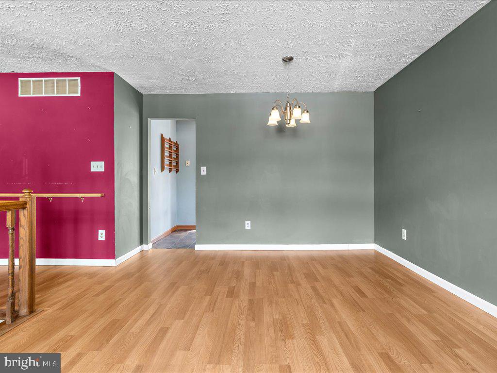 STONEYBROOKE VILLAGE - Residential