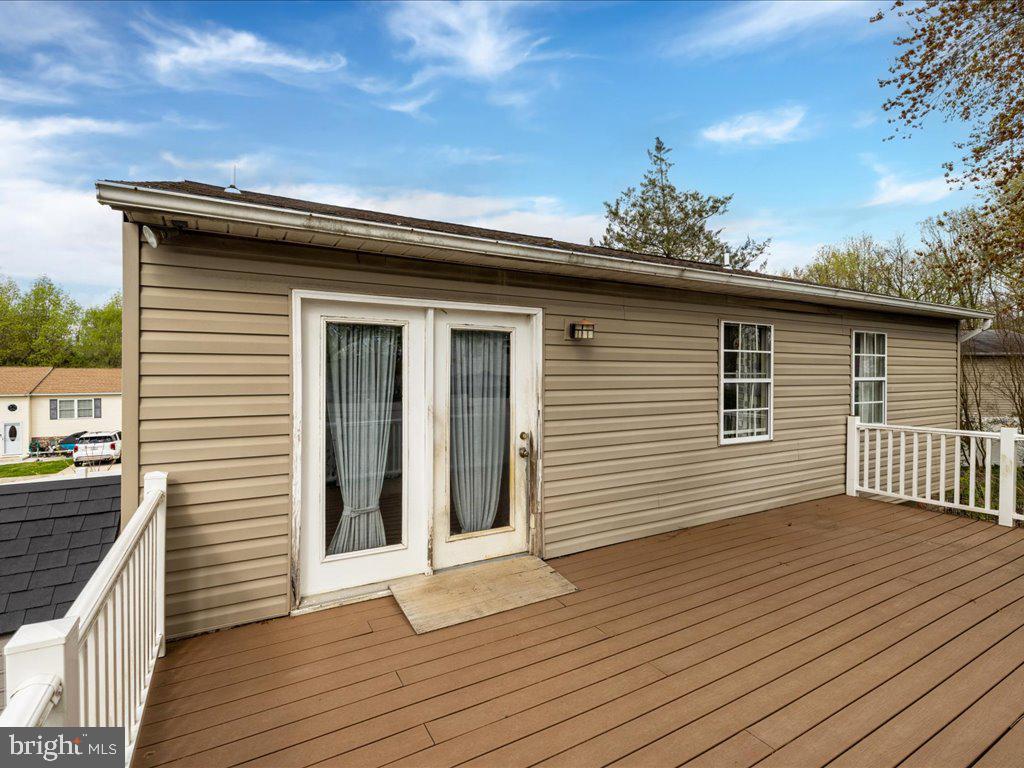 STONEYBROOKE VILLAGE - Residential