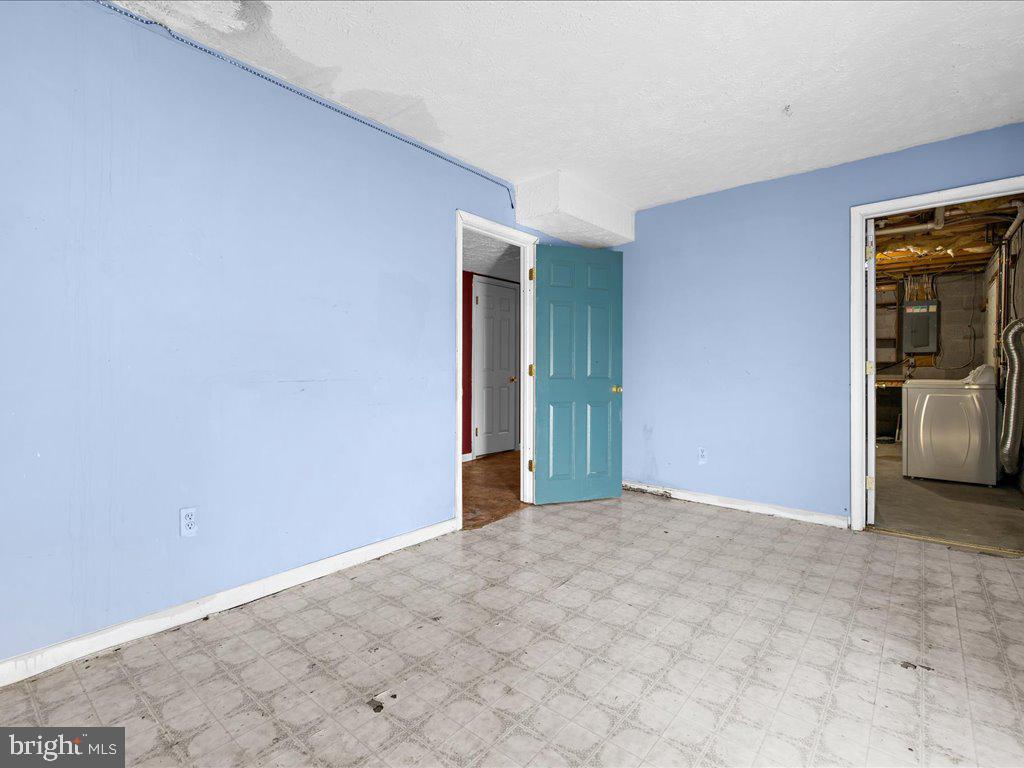 STONEYBROOKE VILLAGE - Residential