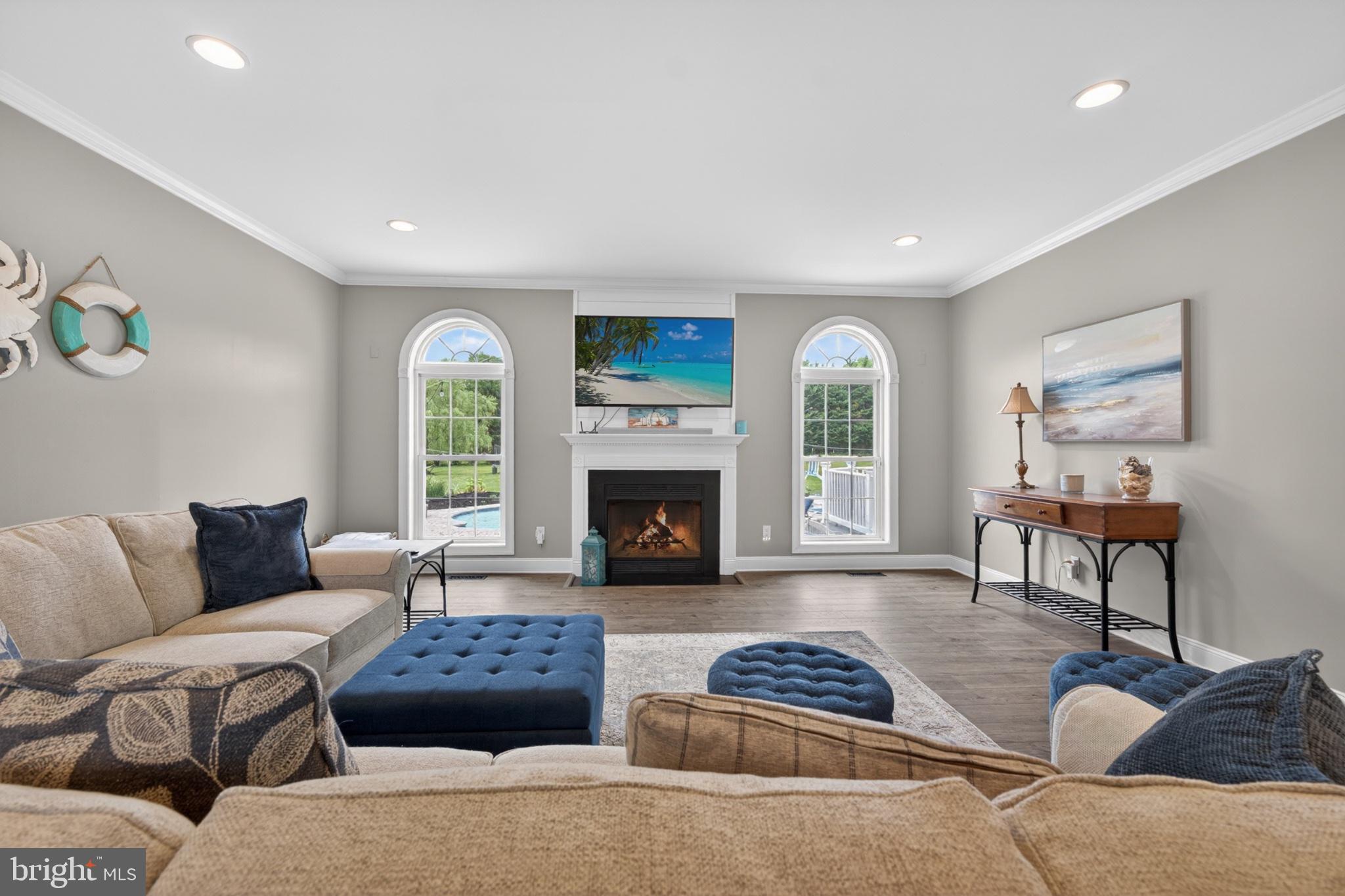 HOLLINGSWORTH - Residential