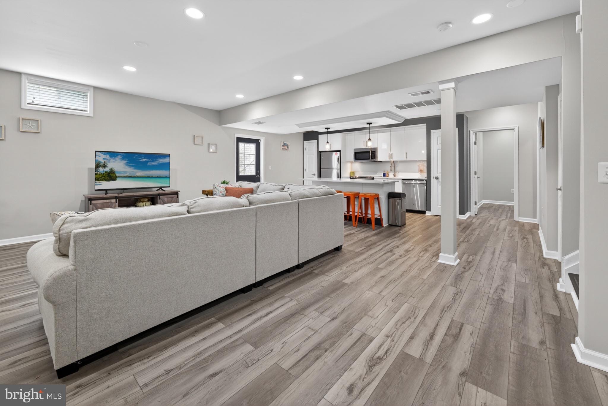 HOLLINGSWORTH - Residential
