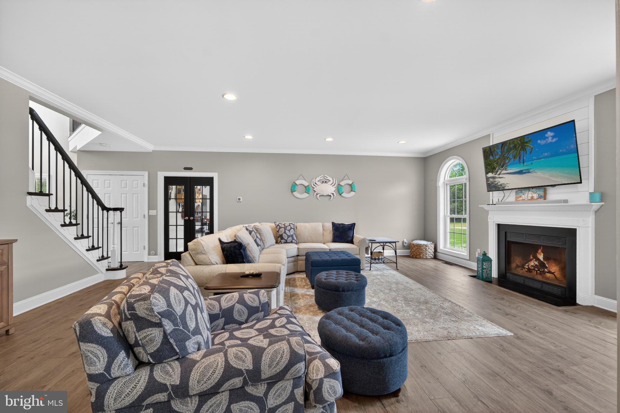 HOLLINGSWORTH - Residential