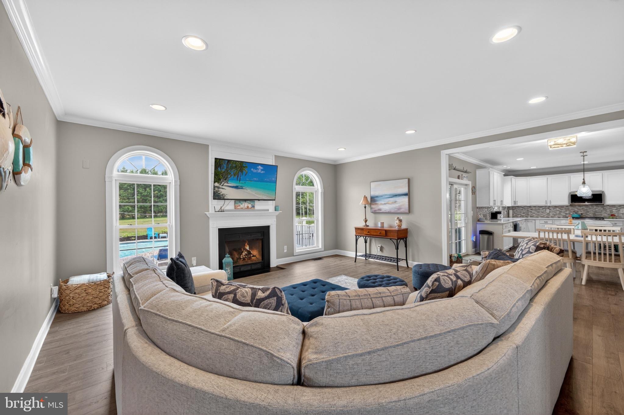HOLLINGSWORTH - Residential