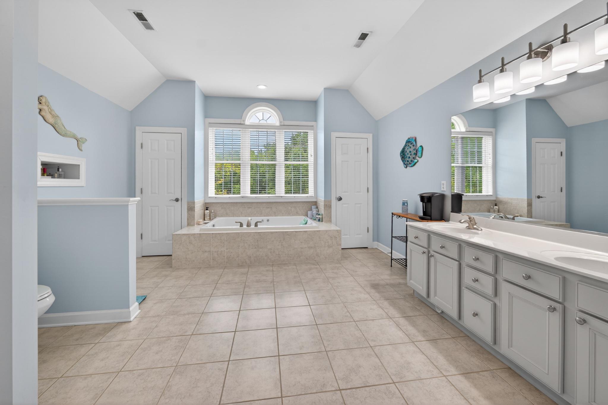 HOLLINGSWORTH - Residential