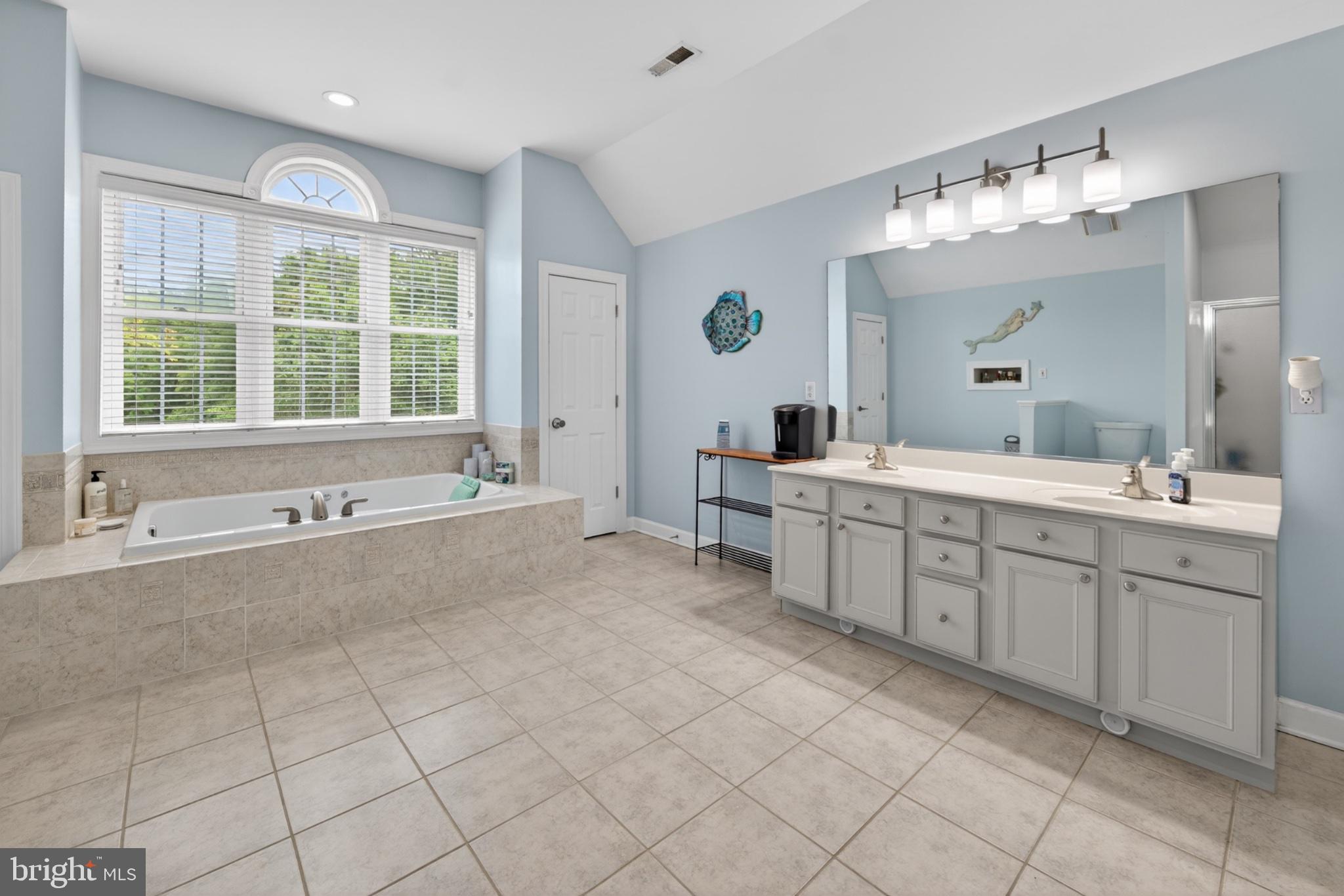 HOLLINGSWORTH - Residential