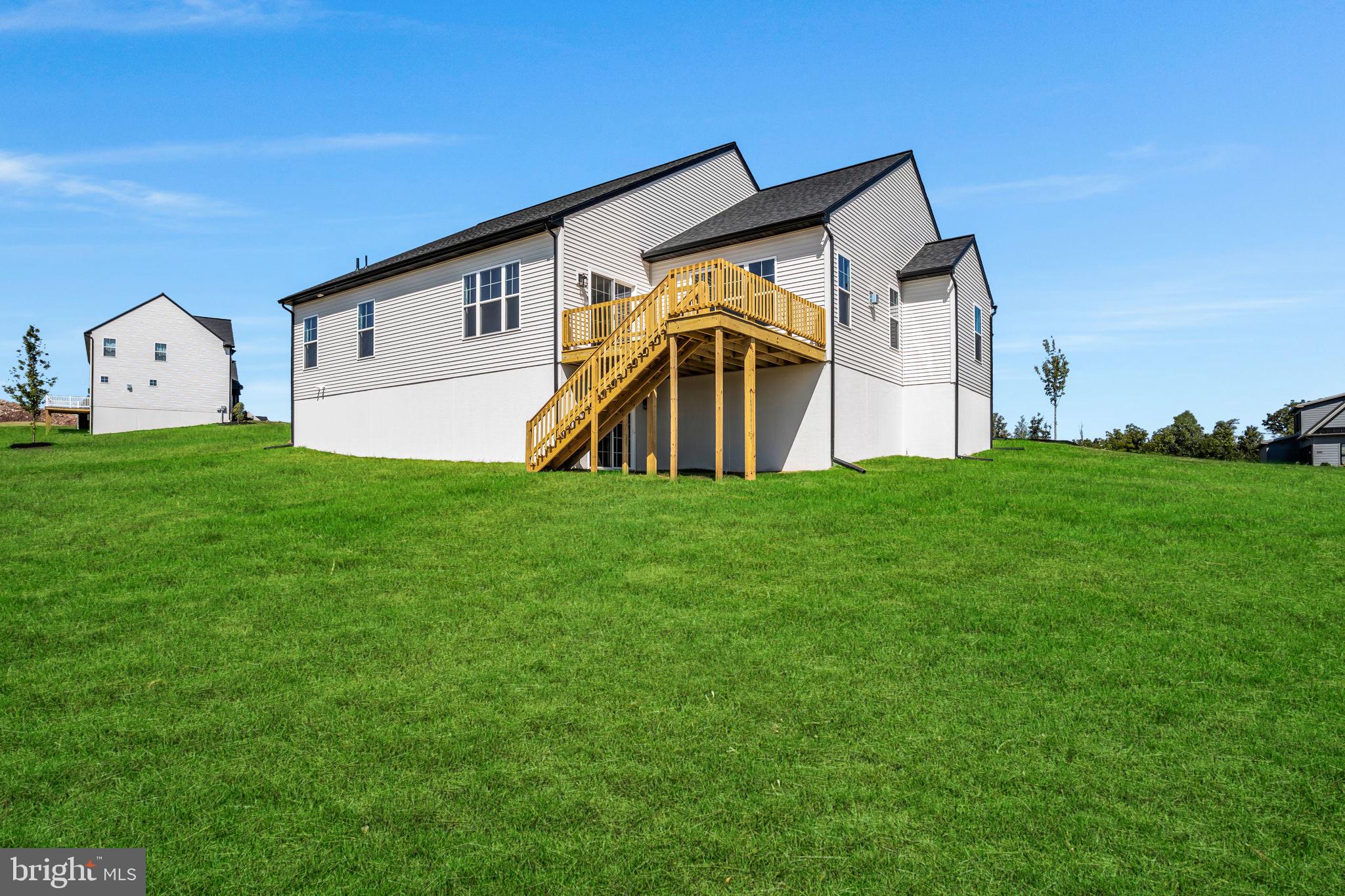 FIELDSTONE CREST - Residential