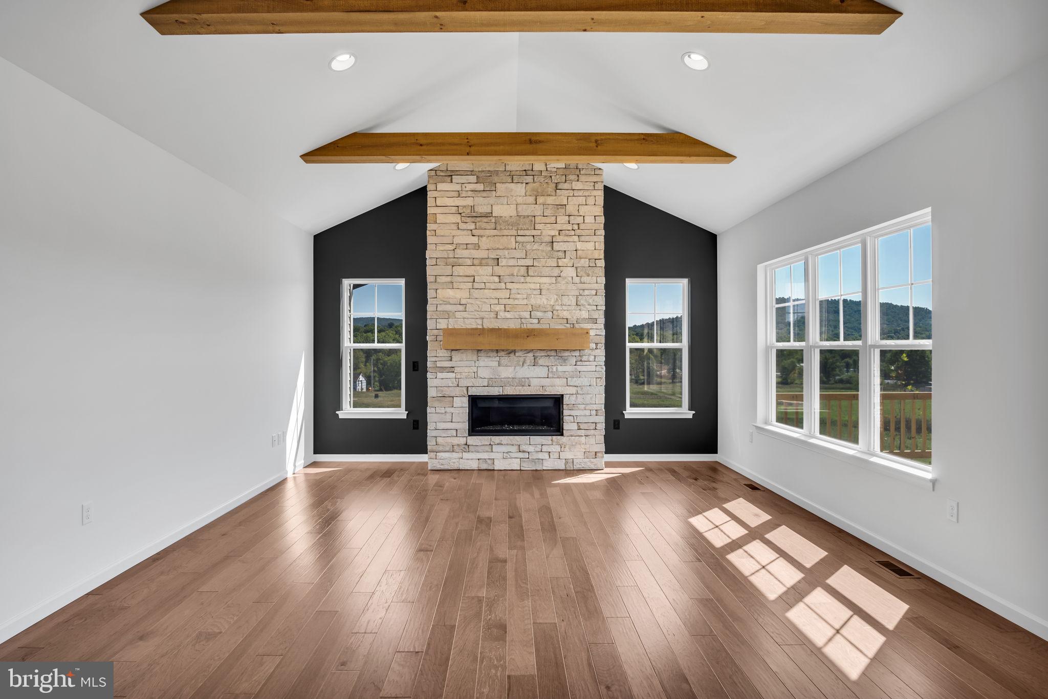 FIELDSTONE CREST - Residential