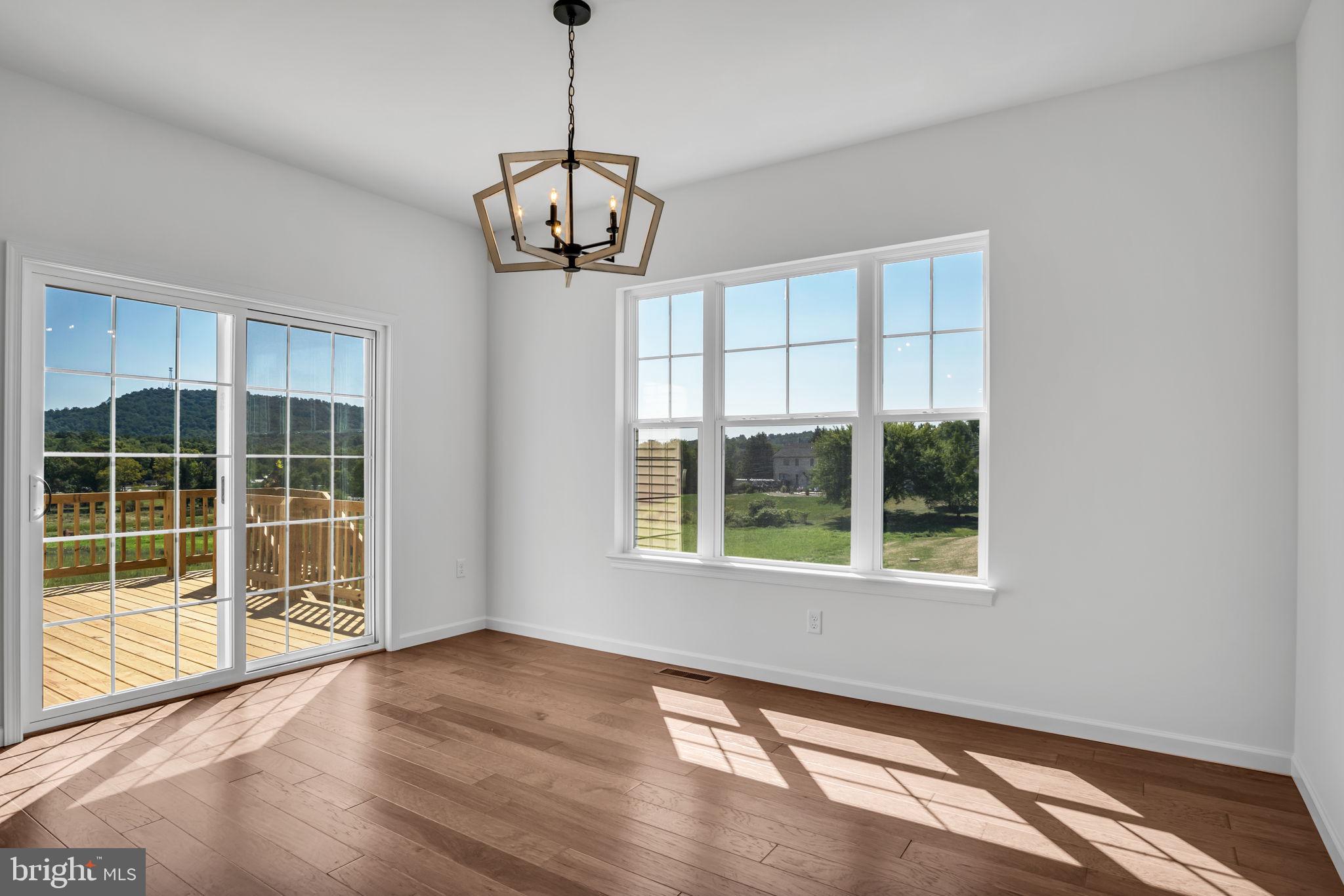 FIELDSTONE CREST - Residential