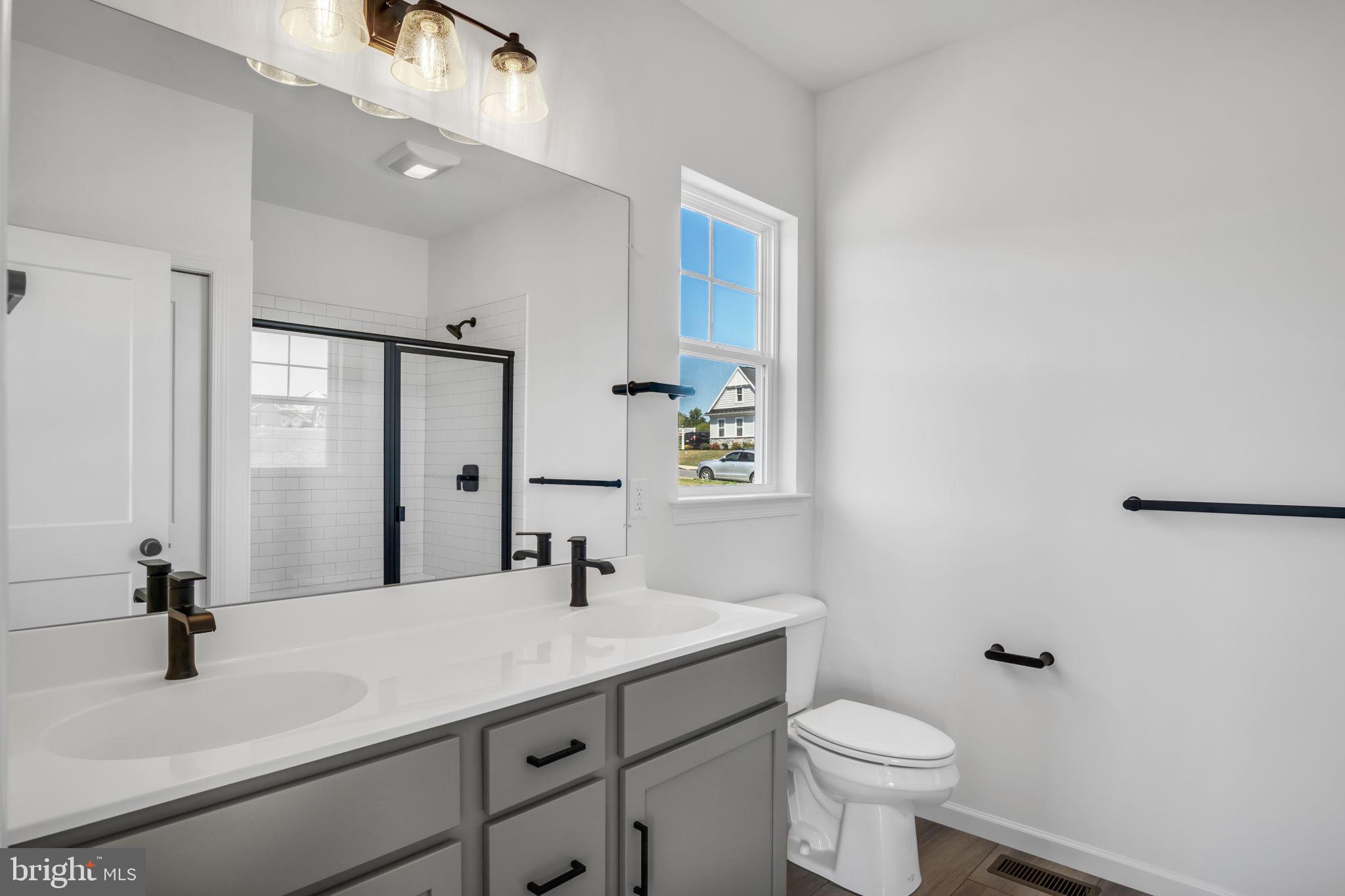 FIELDSTONE CREST - Residential