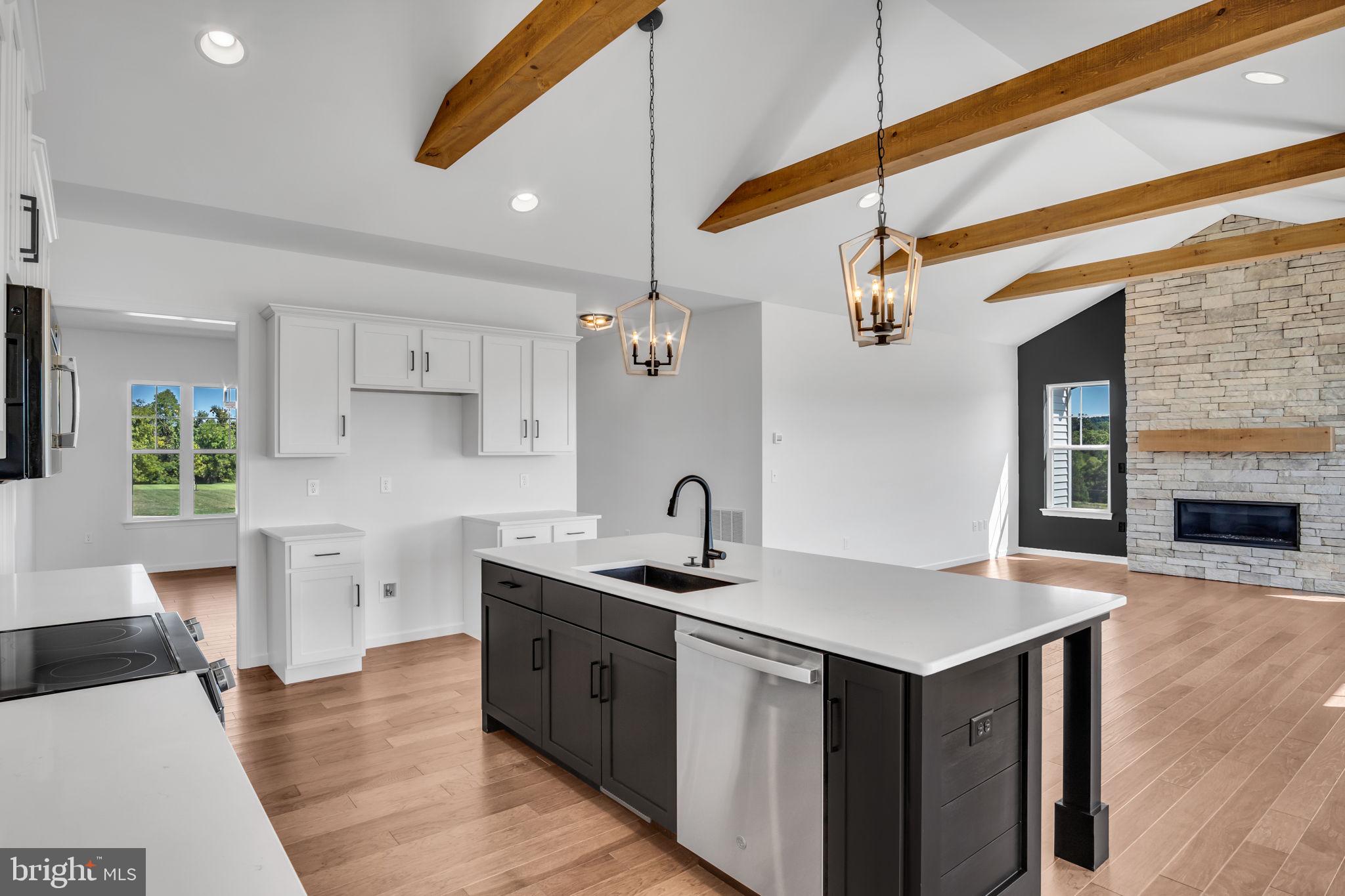 FIELDSTONE CREST - Residential