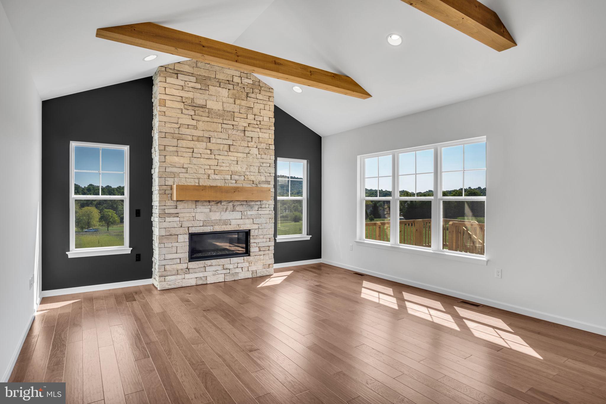 FIELDSTONE CREST - Residential