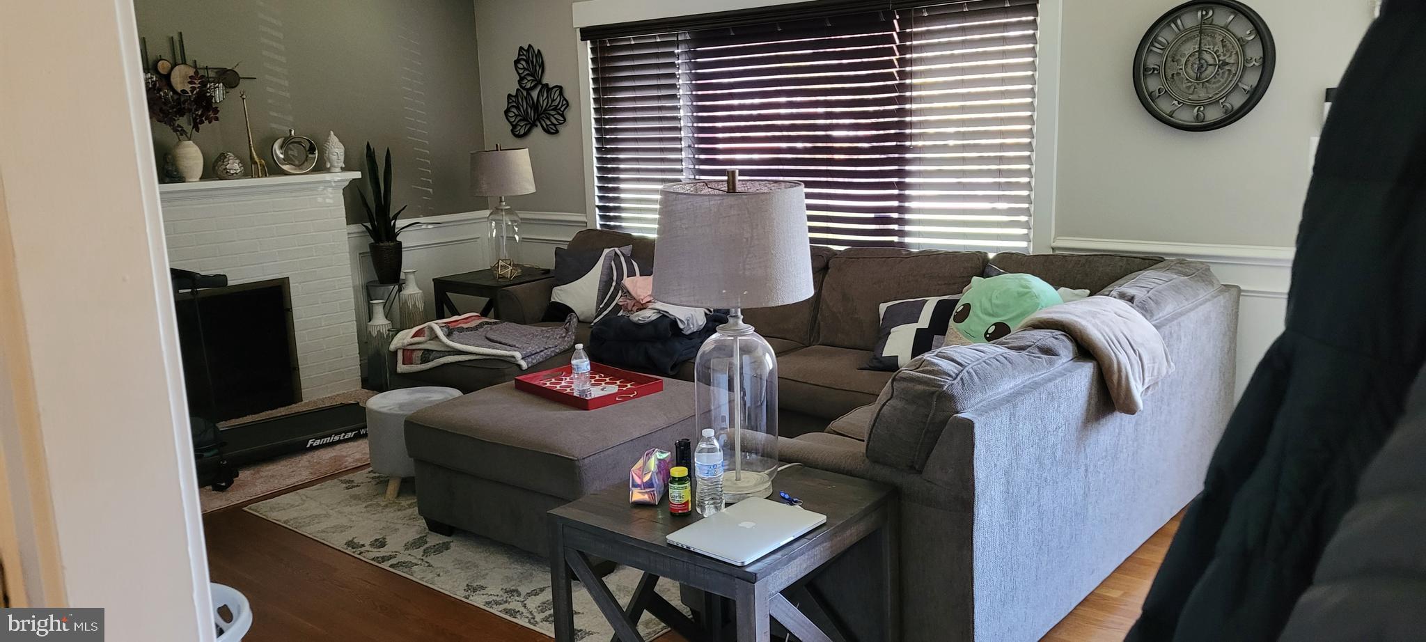 YORKSHIRE VILLAGE - Residential