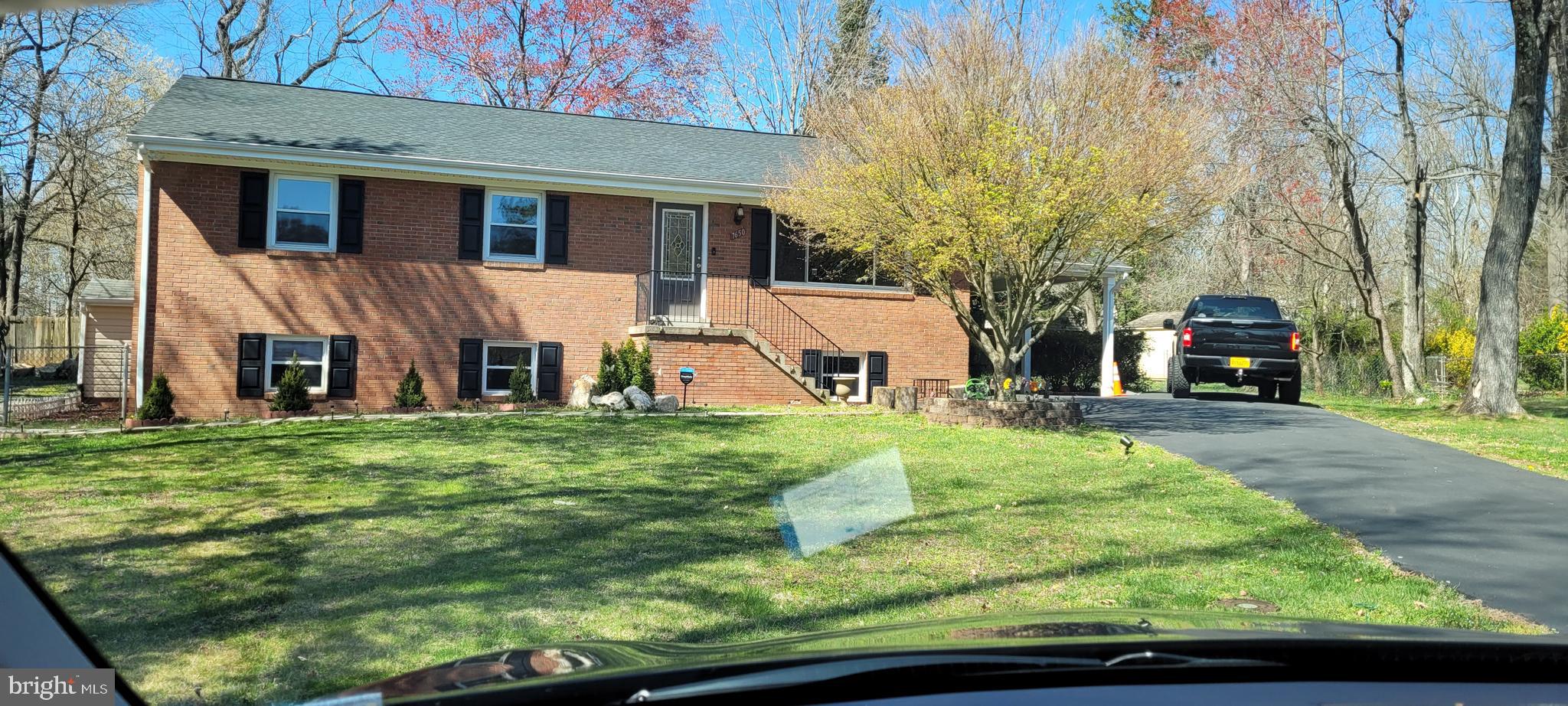 YORKSHIRE VILLAGE - Residential