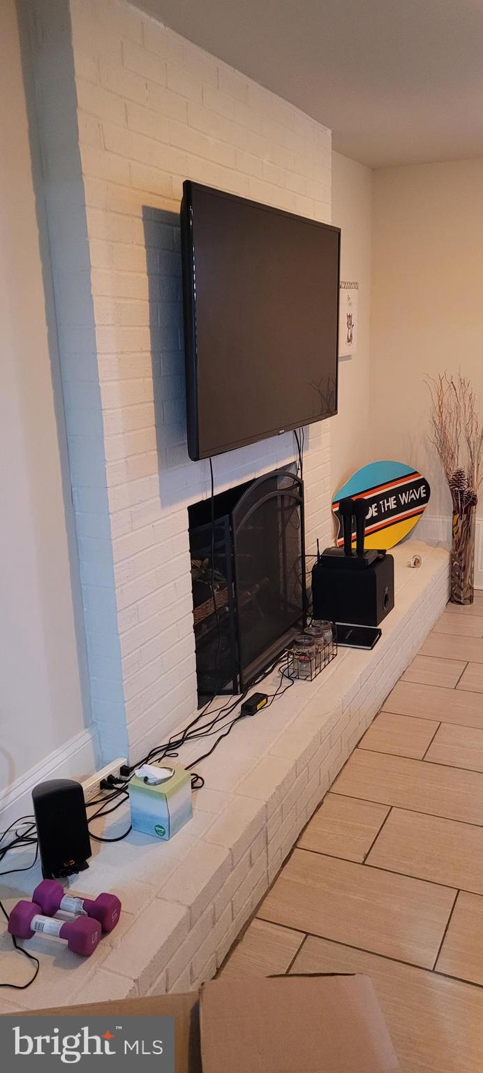 YORKSHIRE VILLAGE - Residential