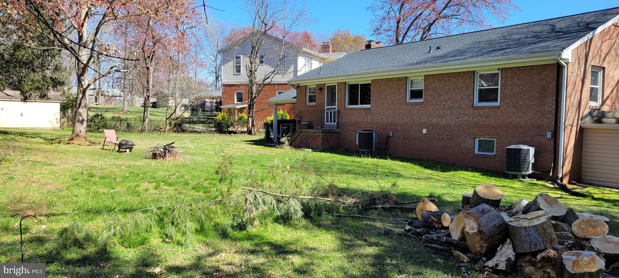 YORKSHIRE VILLAGE - Residential