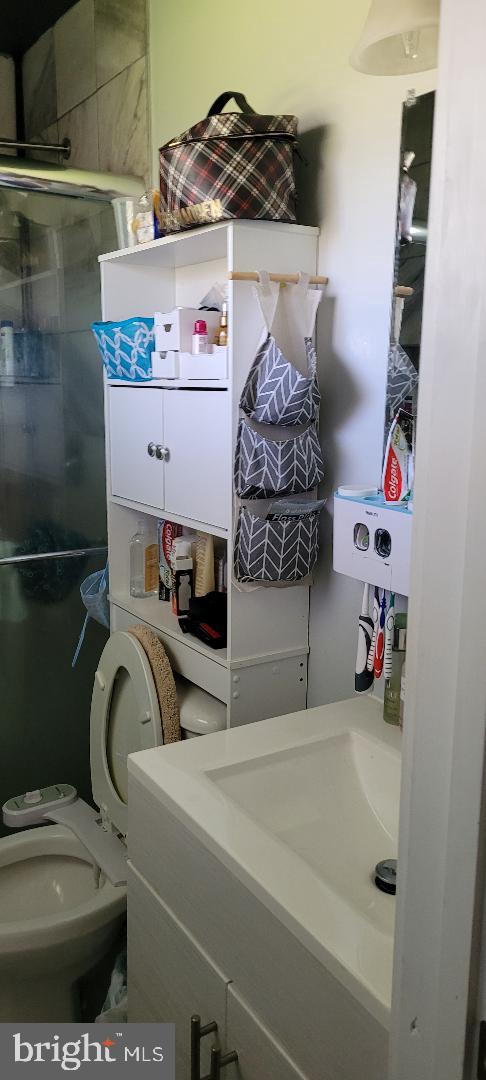 YORKSHIRE VILLAGE - Residential