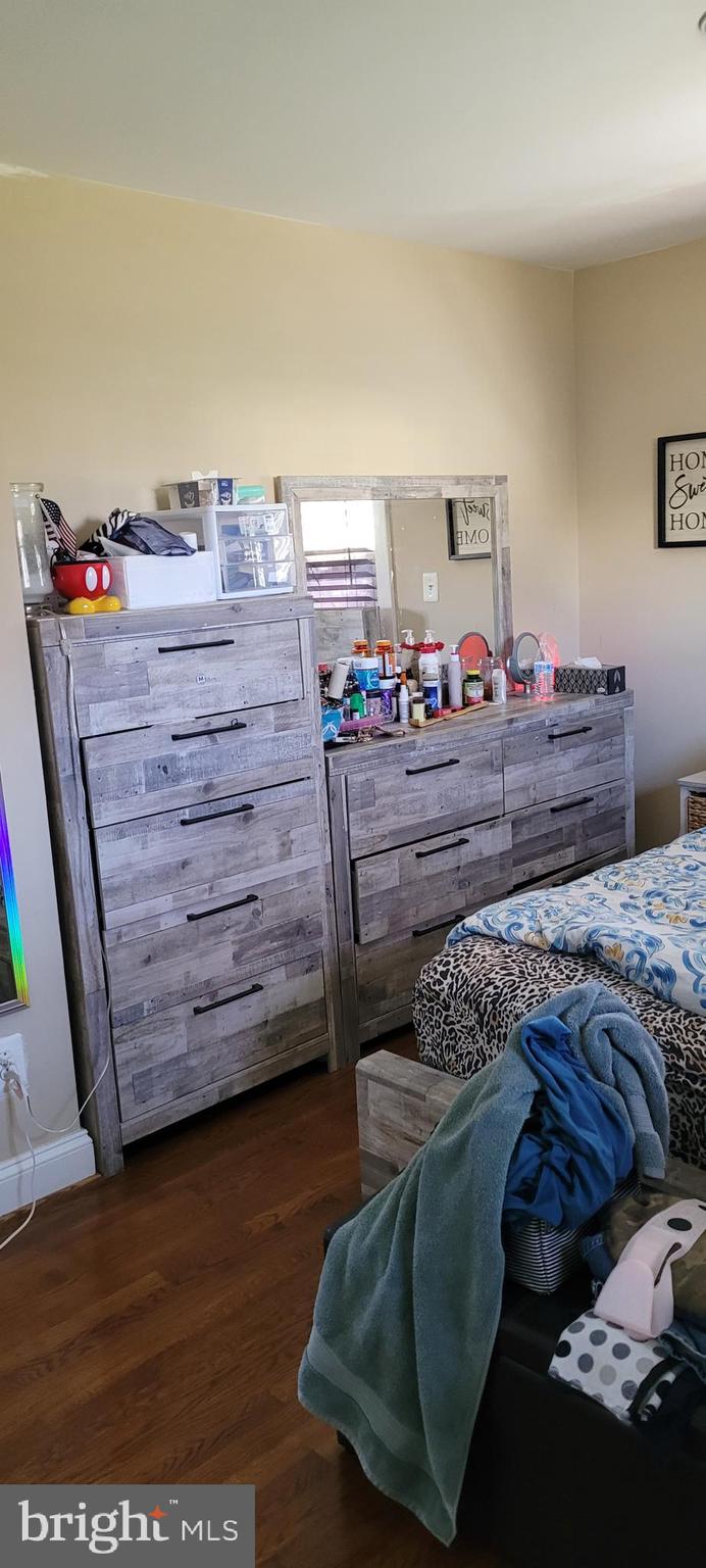 YORKSHIRE VILLAGE - Residential