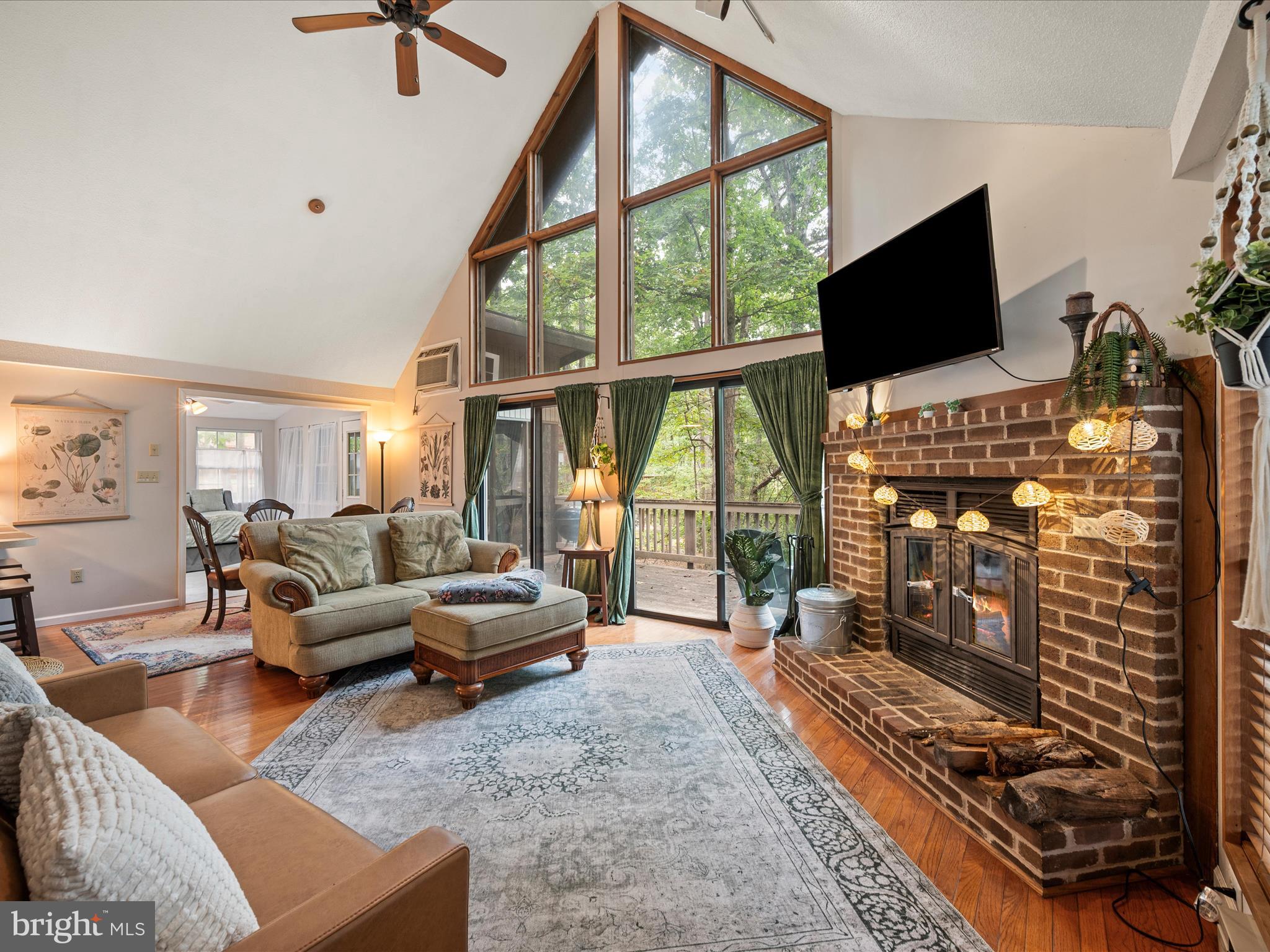 THE WOODS - Residential