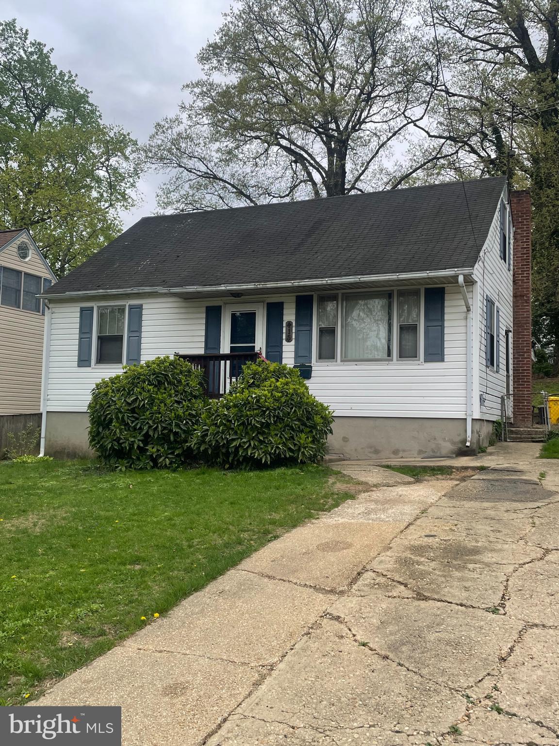 415 W MAPLE ROAD