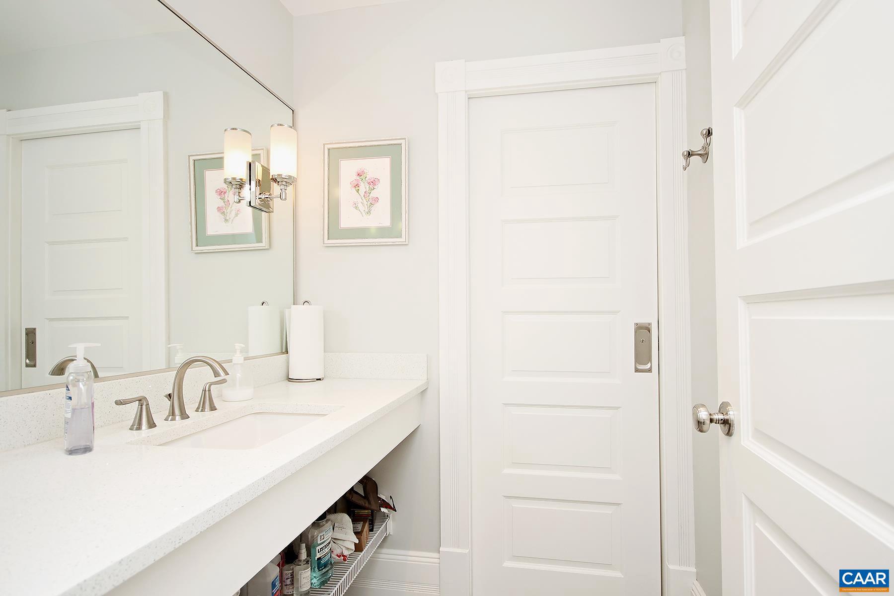 RUGBY - Residential Lease