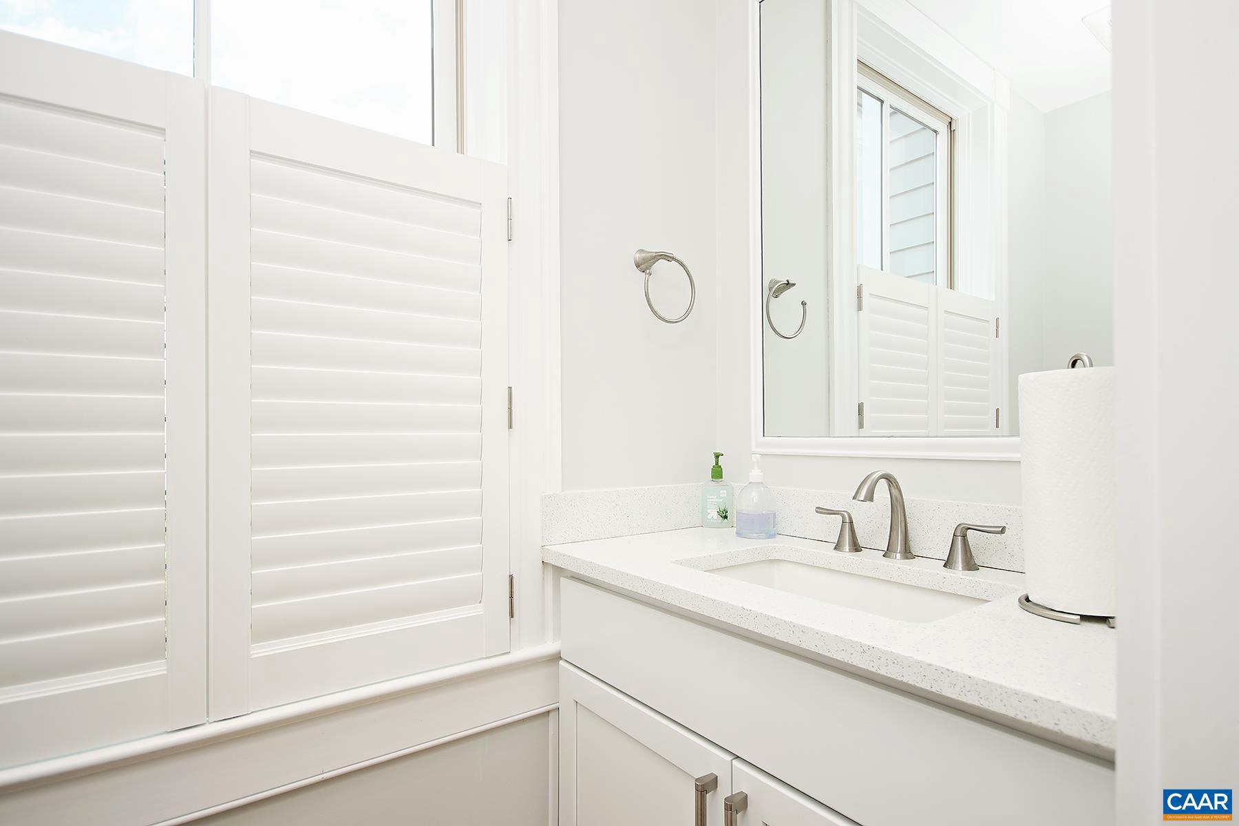 RUGBY - Residential Lease