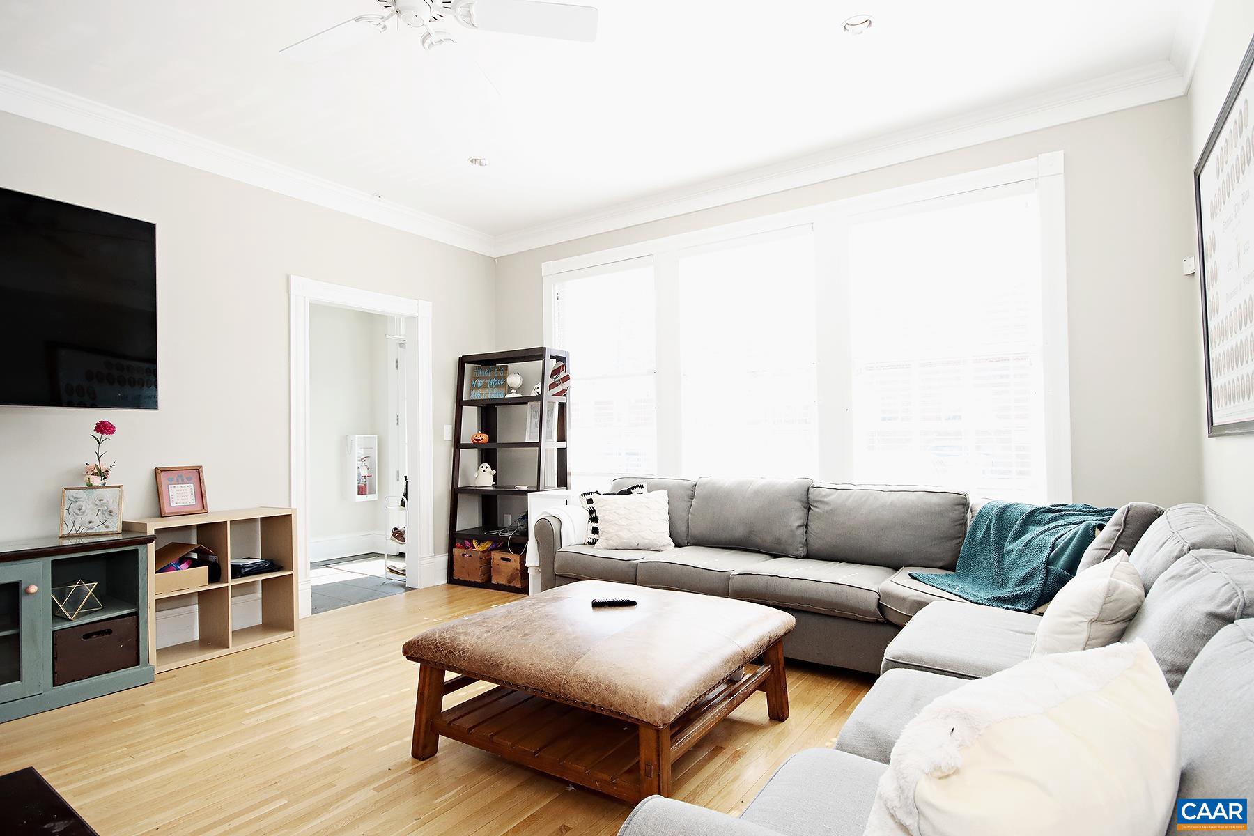 RUGBY - Residential Lease