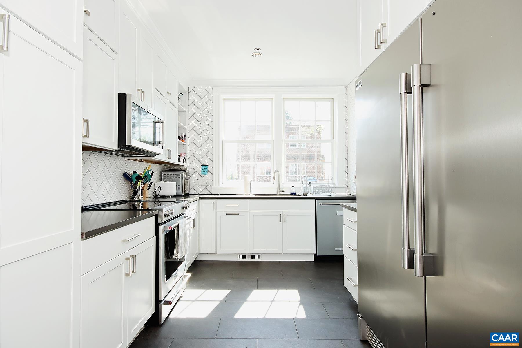 RUGBY - Residential Lease