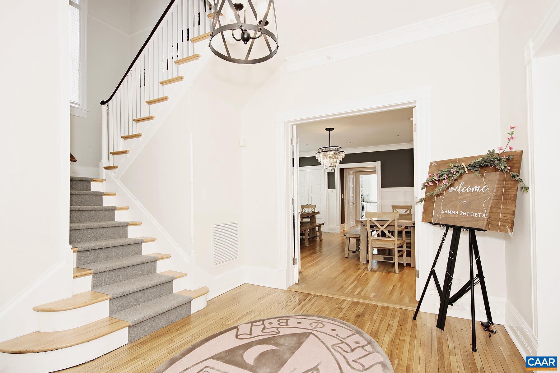 RUGBY - Residential Lease