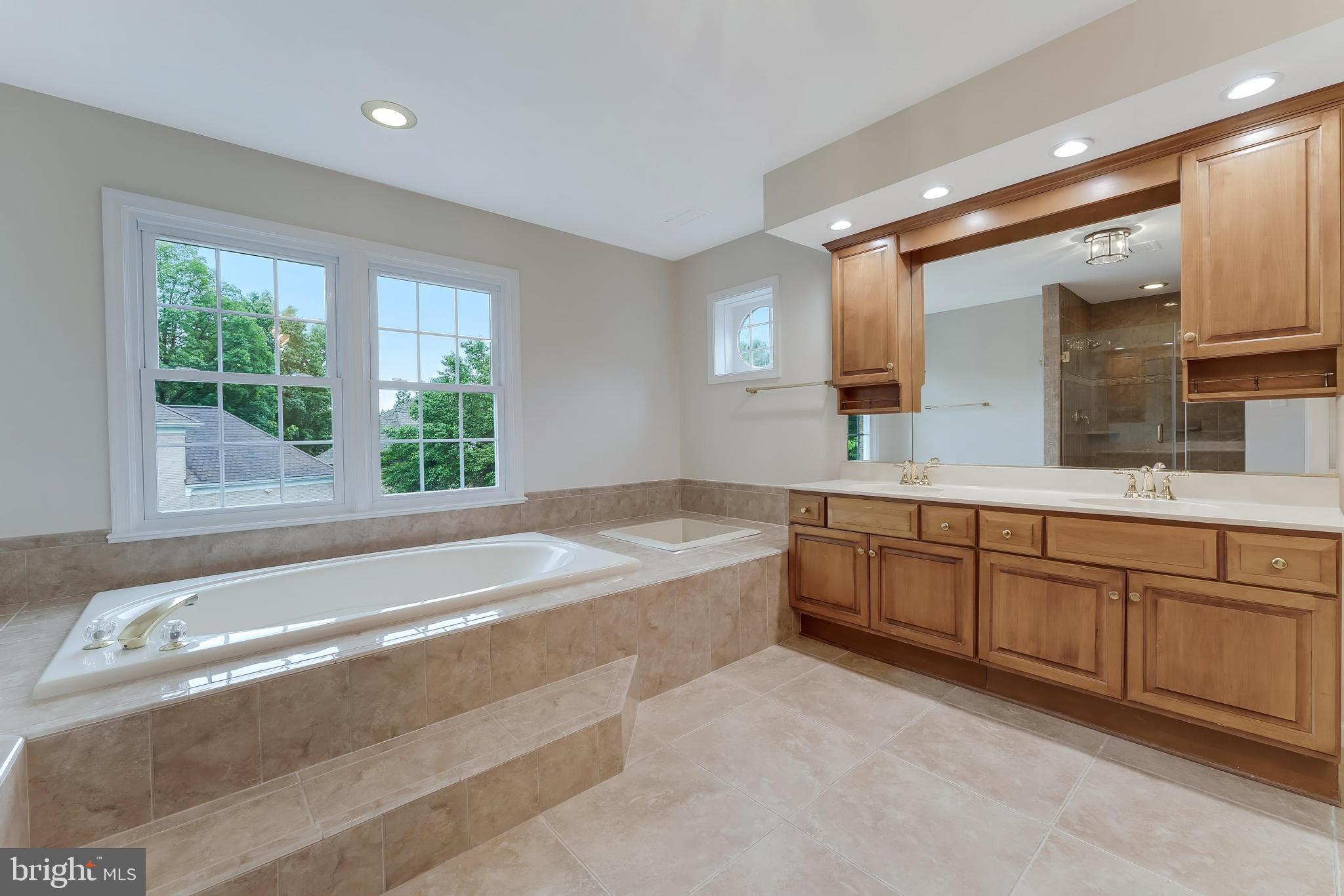 CENTURY OAK - Residential