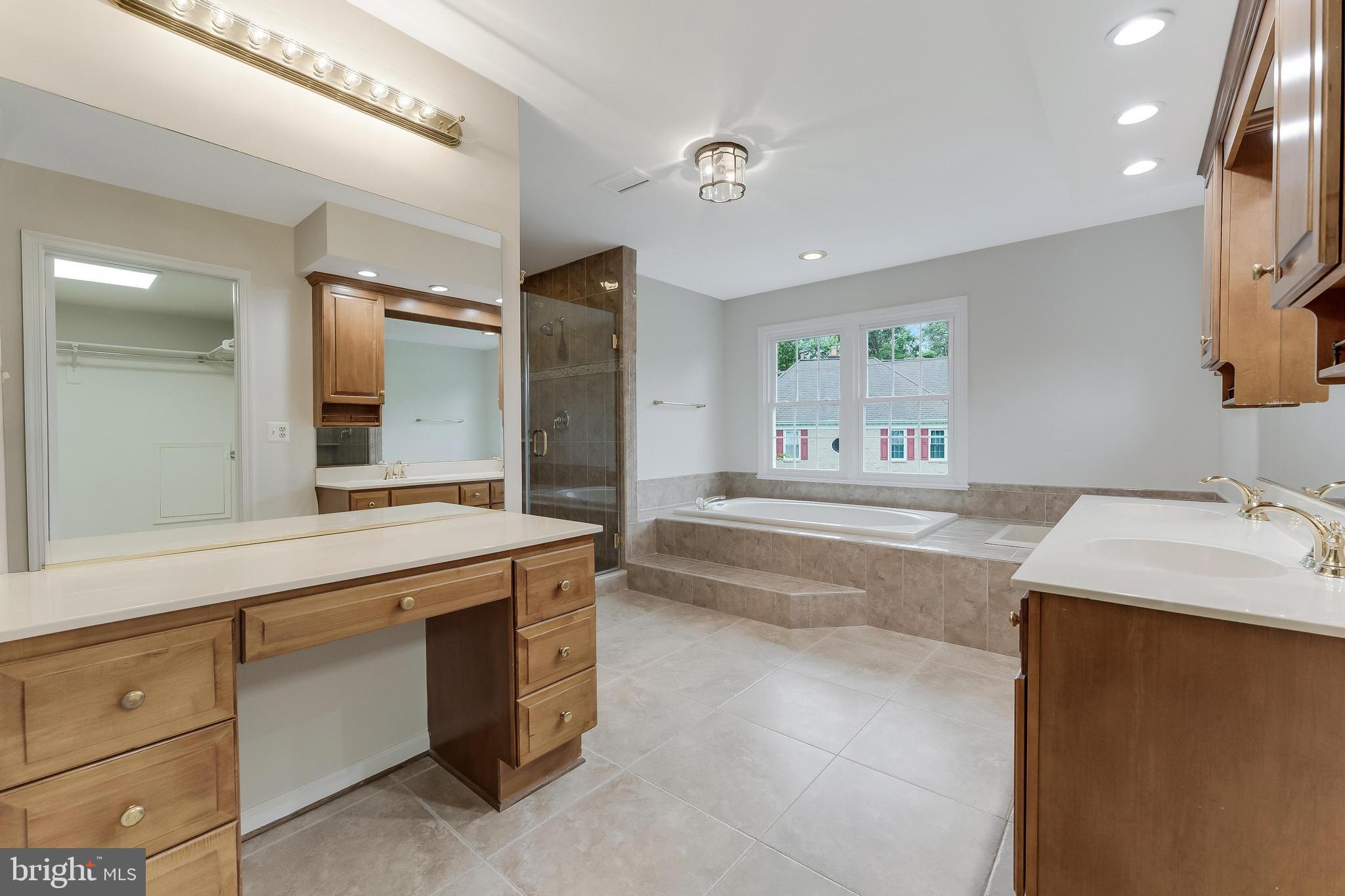 CENTURY OAK - Residential