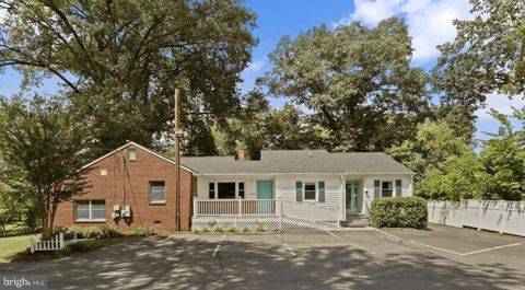 8904 YORKSHIRE LANE MANASSAS VA 20111