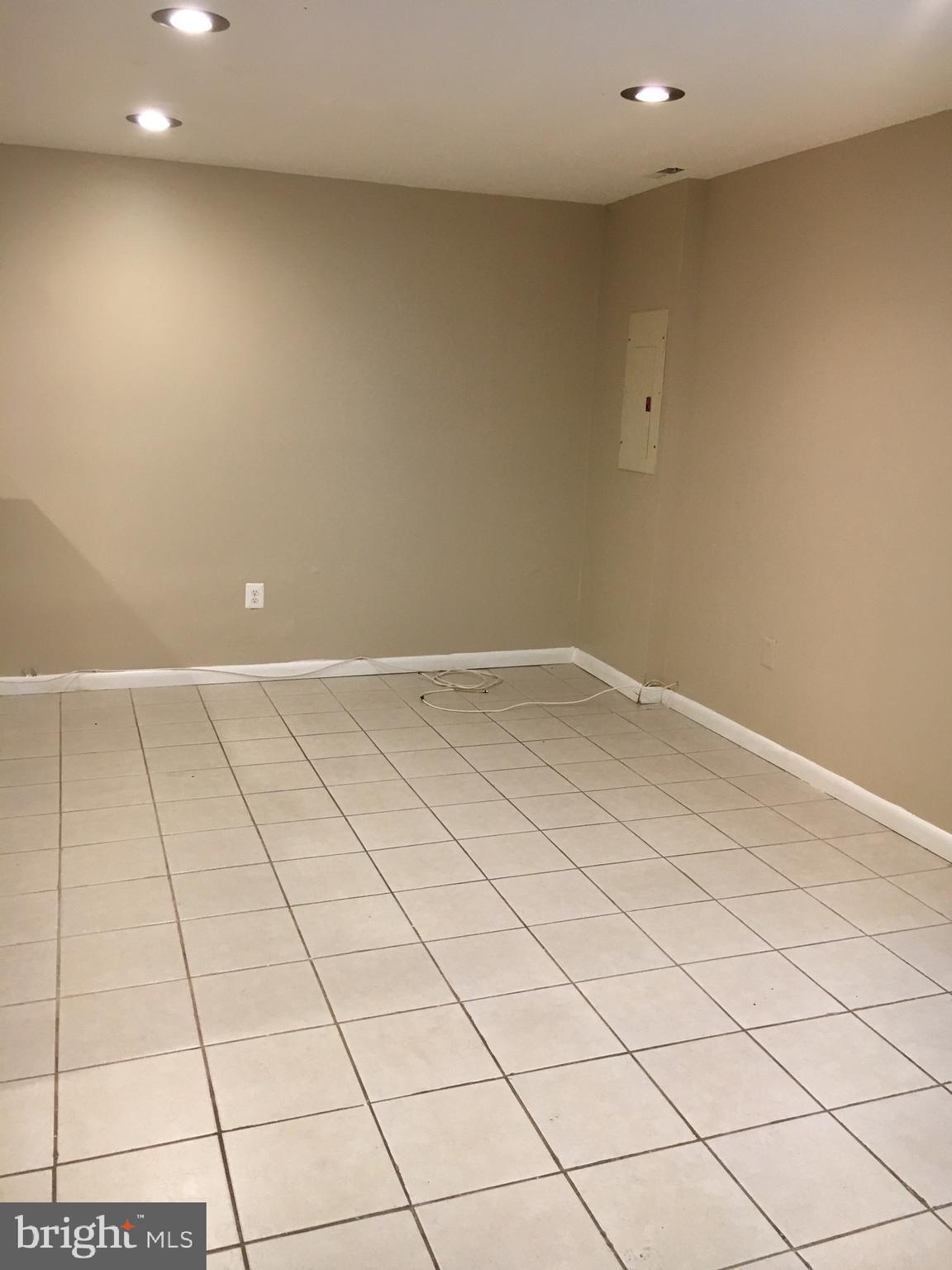 DALE CITY - Residential Lease