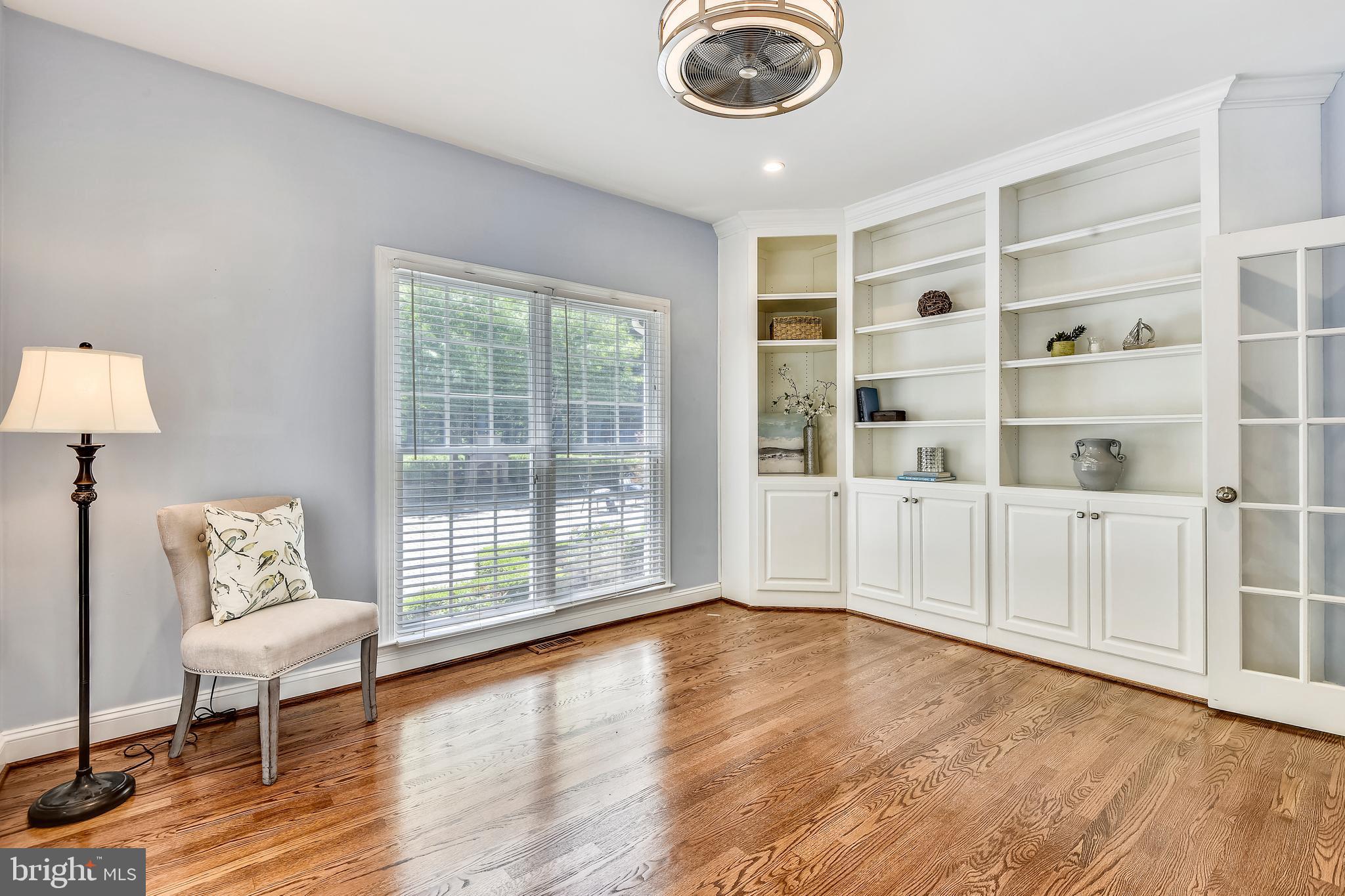 SOUTH RIVER COLONY - Residential