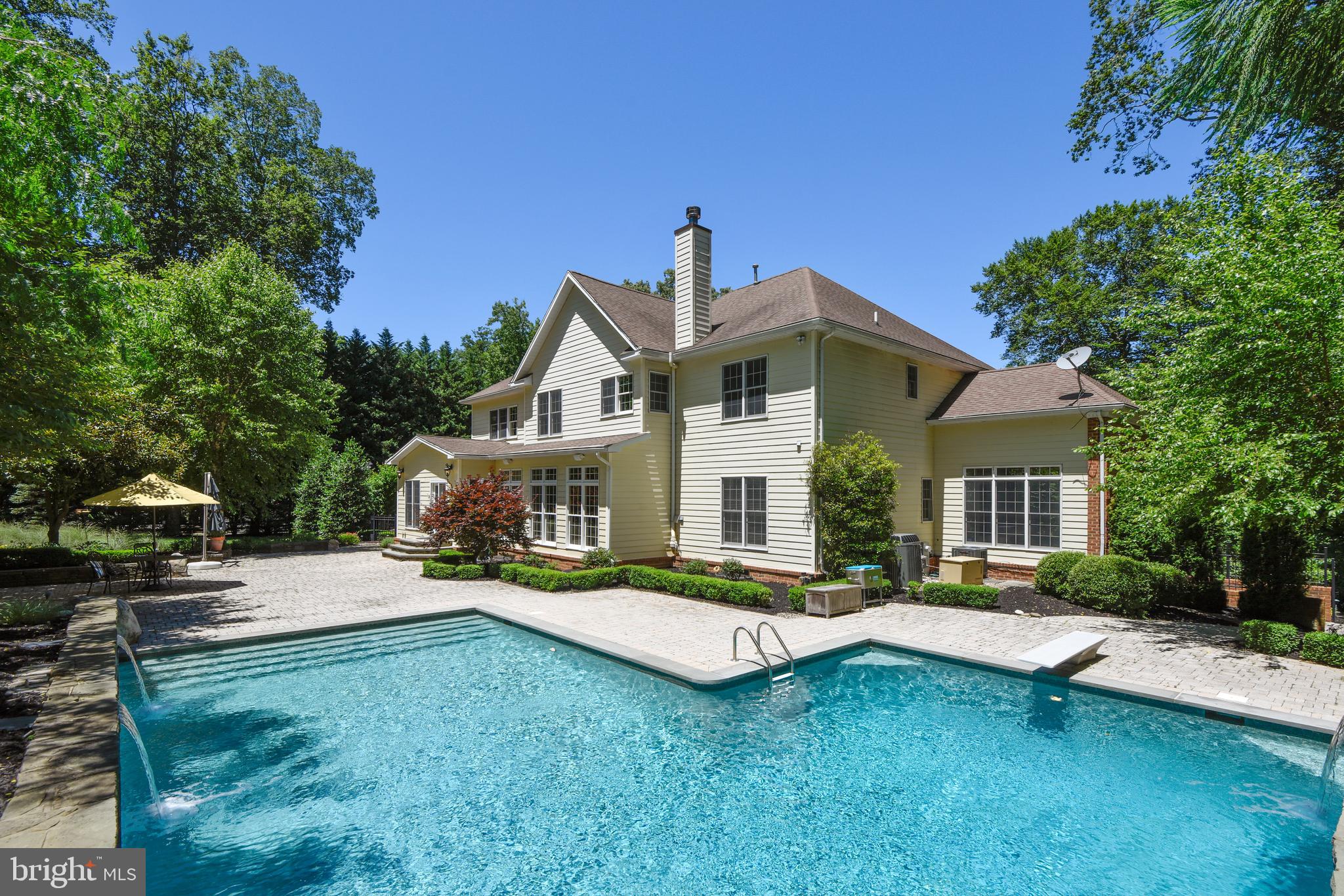 SOUTH RIVER COLONY - Residential