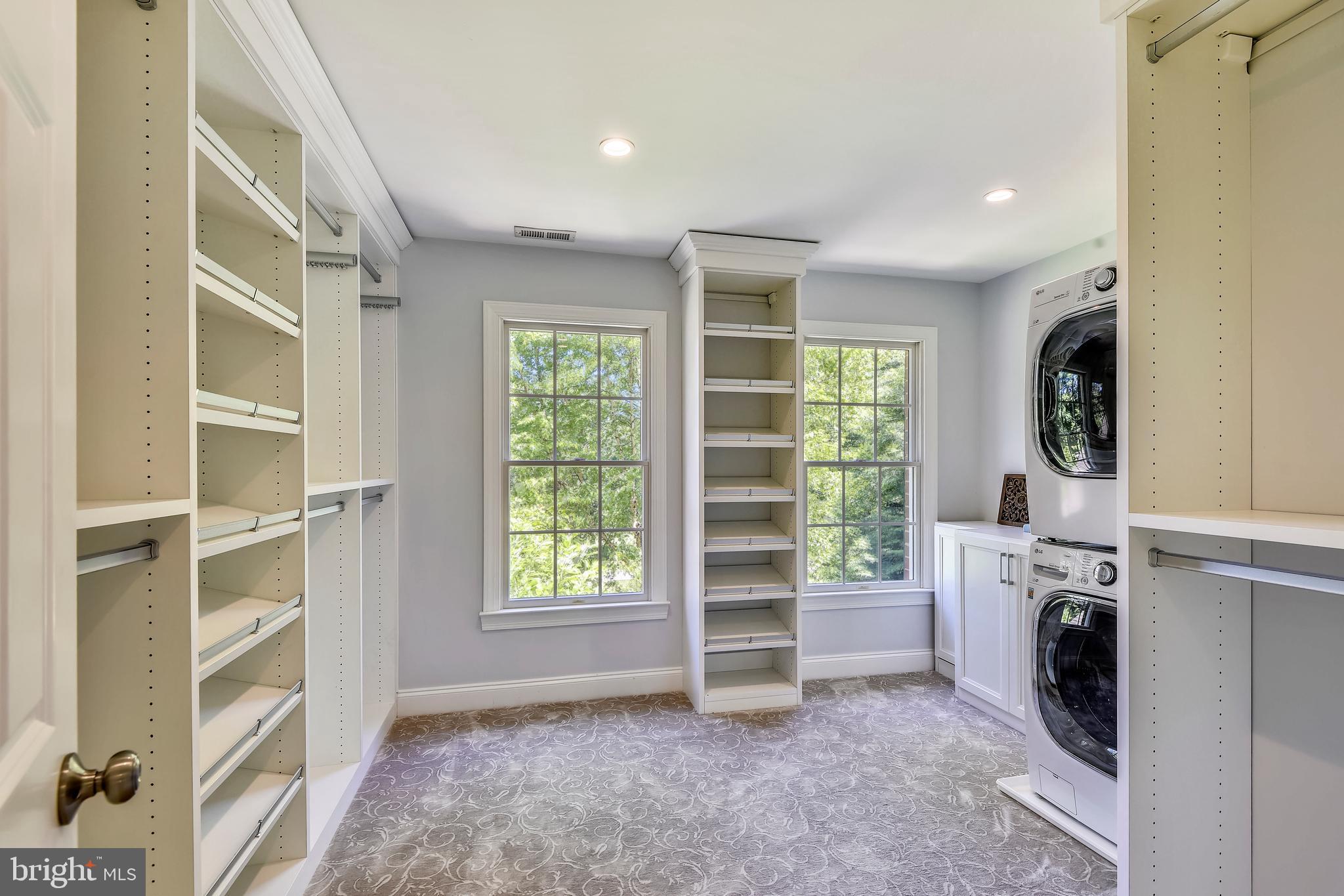 SOUTH RIVER COLONY - Residential