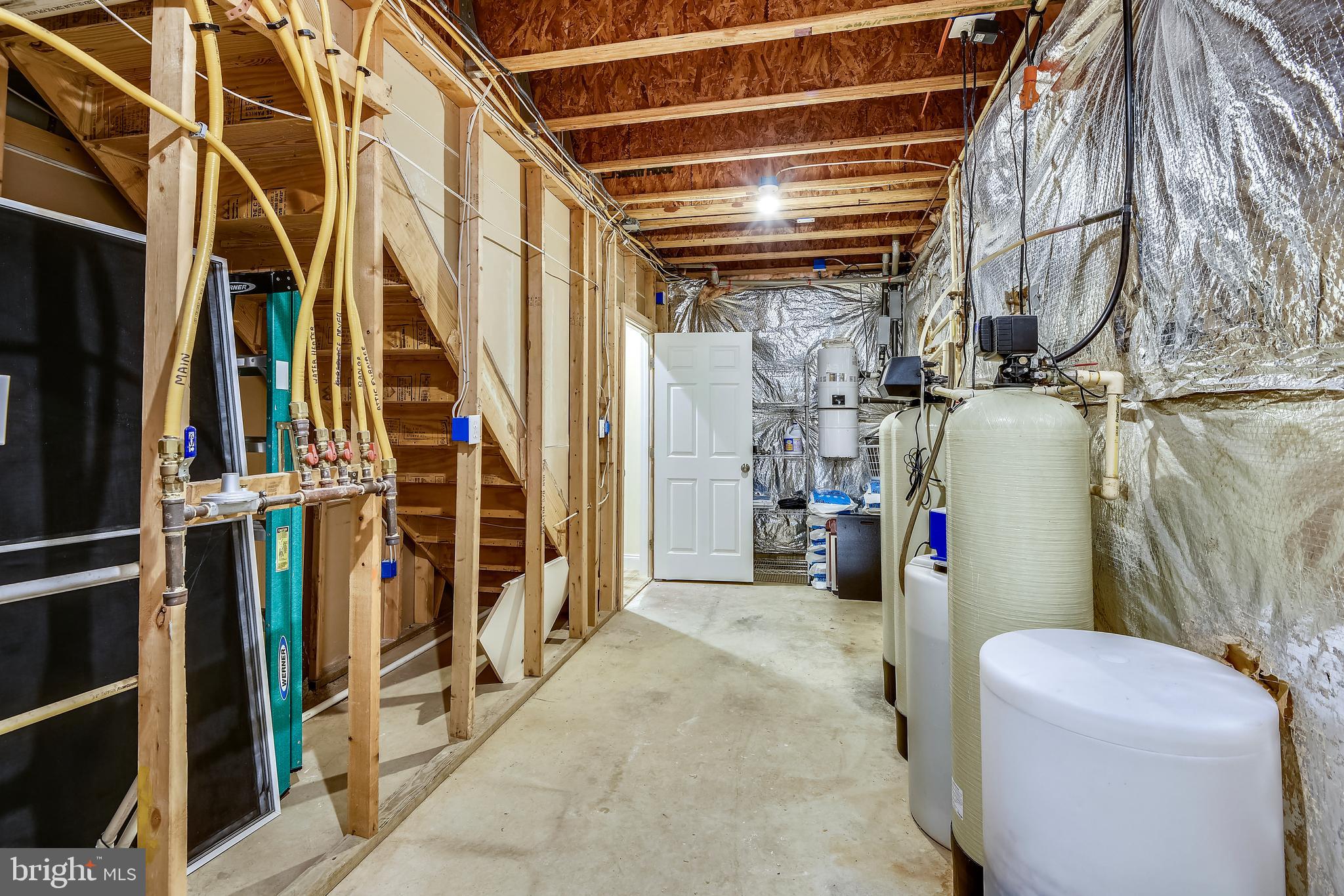 SOUTH RIVER COLONY - Residential