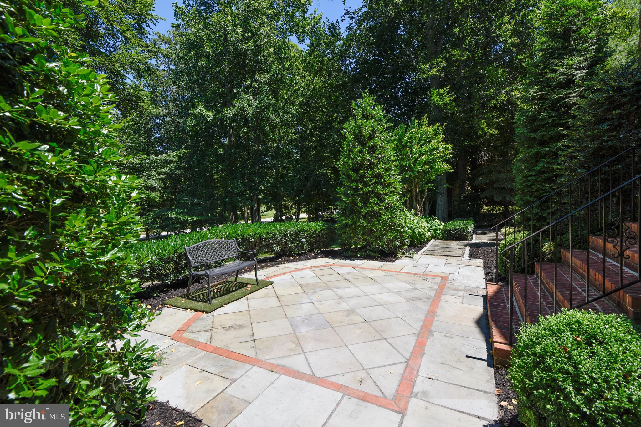 SOUTH RIVER COLONY - Residential