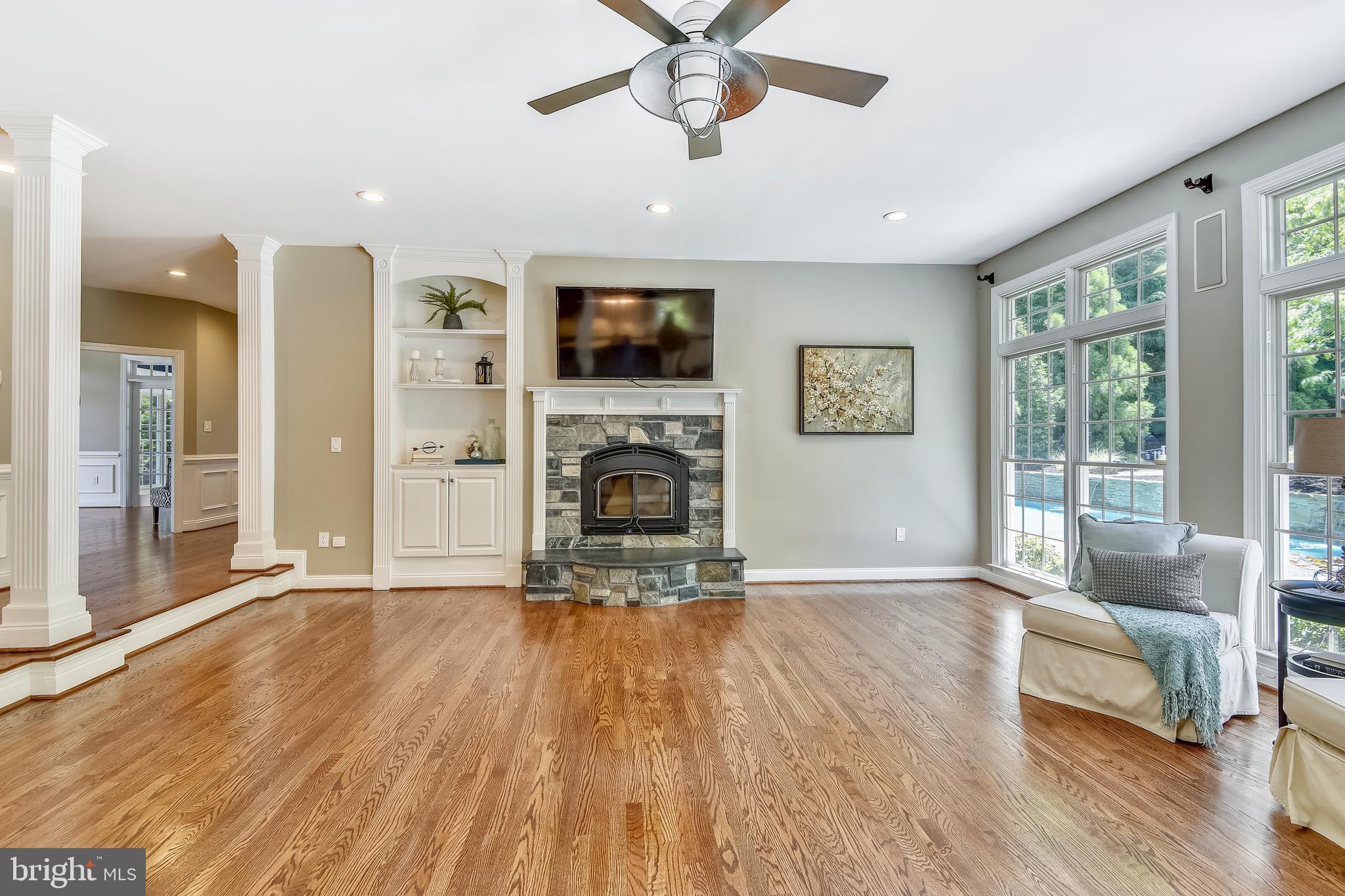 SOUTH RIVER COLONY - Residential