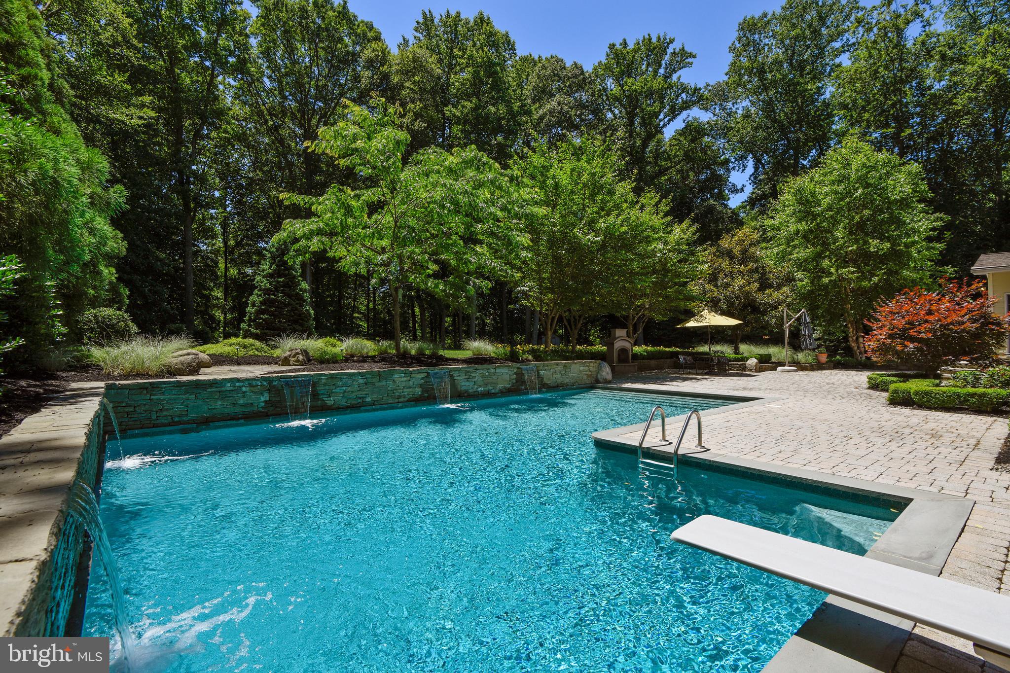 SOUTH RIVER COLONY - Residential