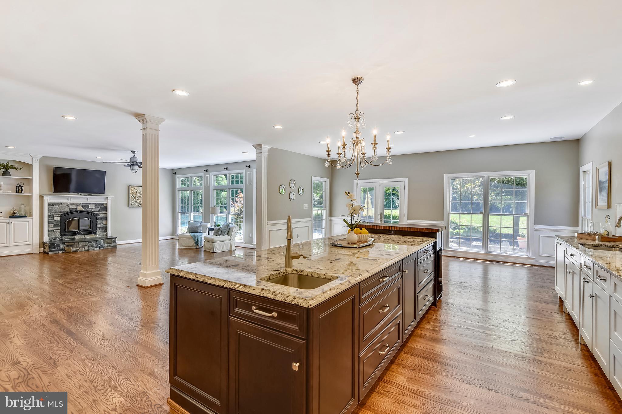 SOUTH RIVER COLONY - Residential