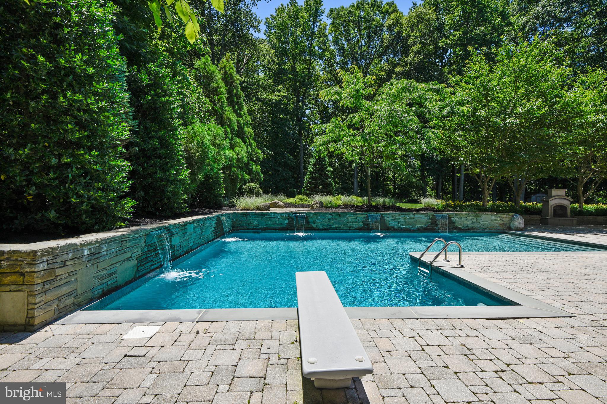 SOUTH RIVER COLONY - Residential