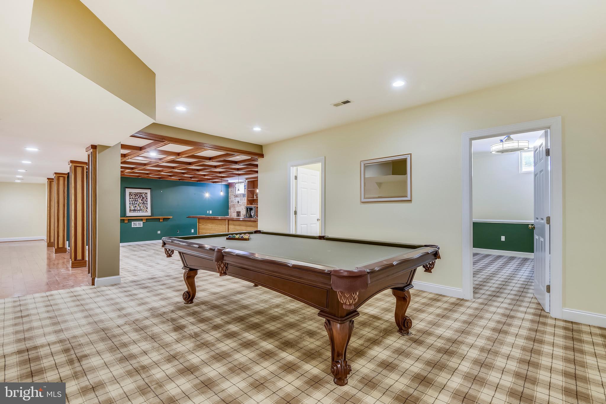 SOUTH RIVER COLONY - Residential