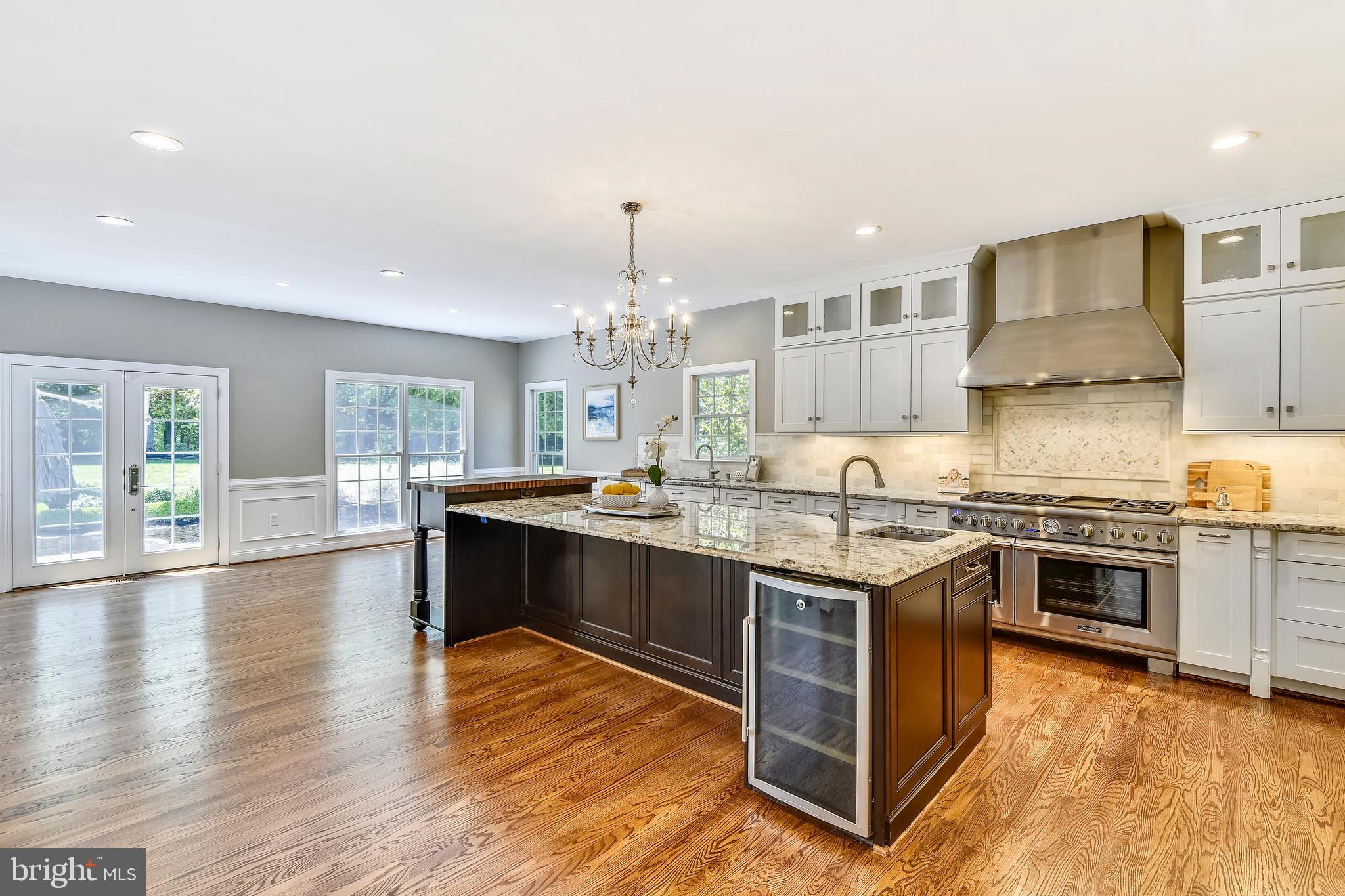 SOUTH RIVER COLONY - Residential