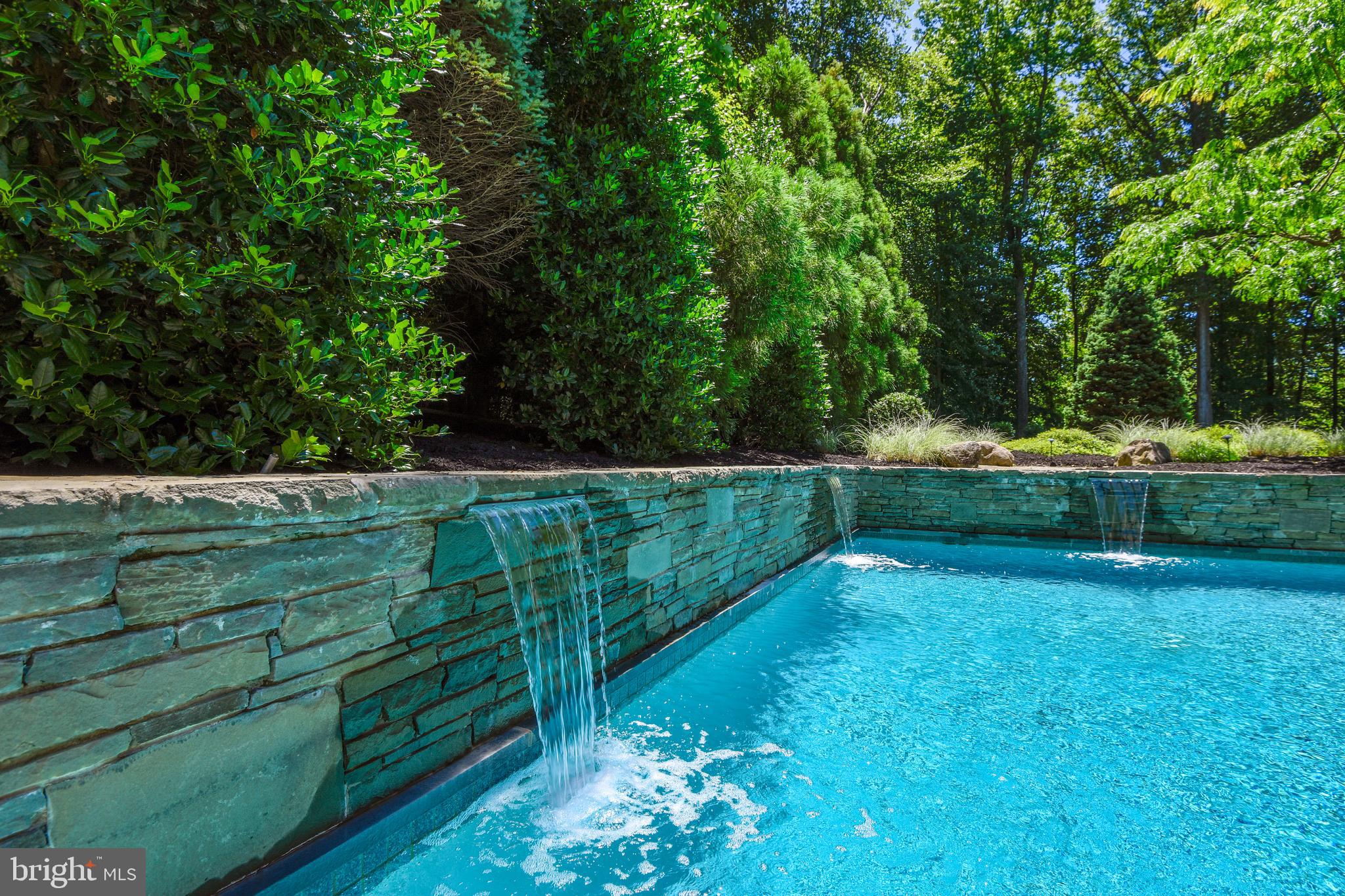 SOUTH RIVER COLONY - Residential