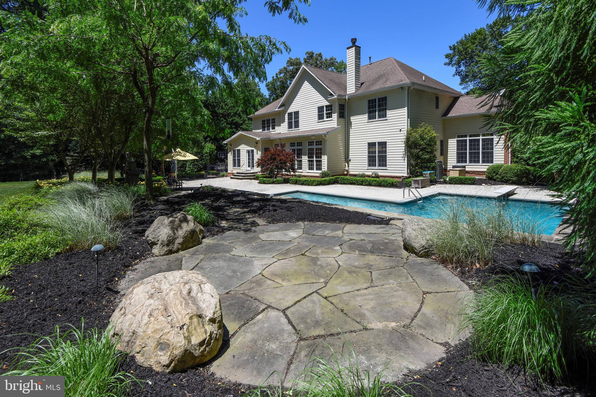 SOUTH RIVER COLONY - Residential