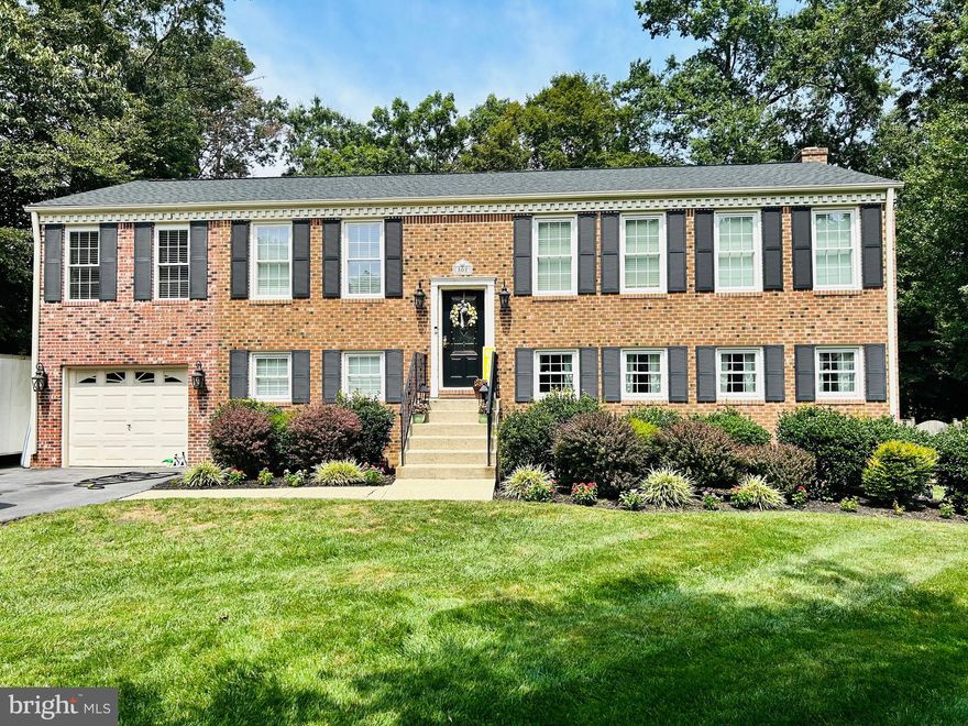 This home is no longer for rent. Seller's have decided to accept an offer for purchase. 

This SPACIOUS  home features 4 large bedrooms (three upstairs and one down), three full bathrooms, two huge living rooms, conditioned garage and tons of storage.  check out the gourmet kitchen with ample counter space.  Most importantly don't miss the luxurious in-ground gunite pool! Plenty of parking for all of your vehicles and a fully fenced in yard. Pets on a case by case basis. Quickly commute to local bases such as Pax River, Indian Head and Andrews. Close to schools, shopping and amenities!