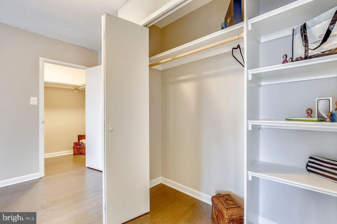 PROMENADE TOWERS - Residential