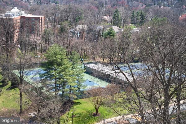 PROMENADE TOWERS - Residential