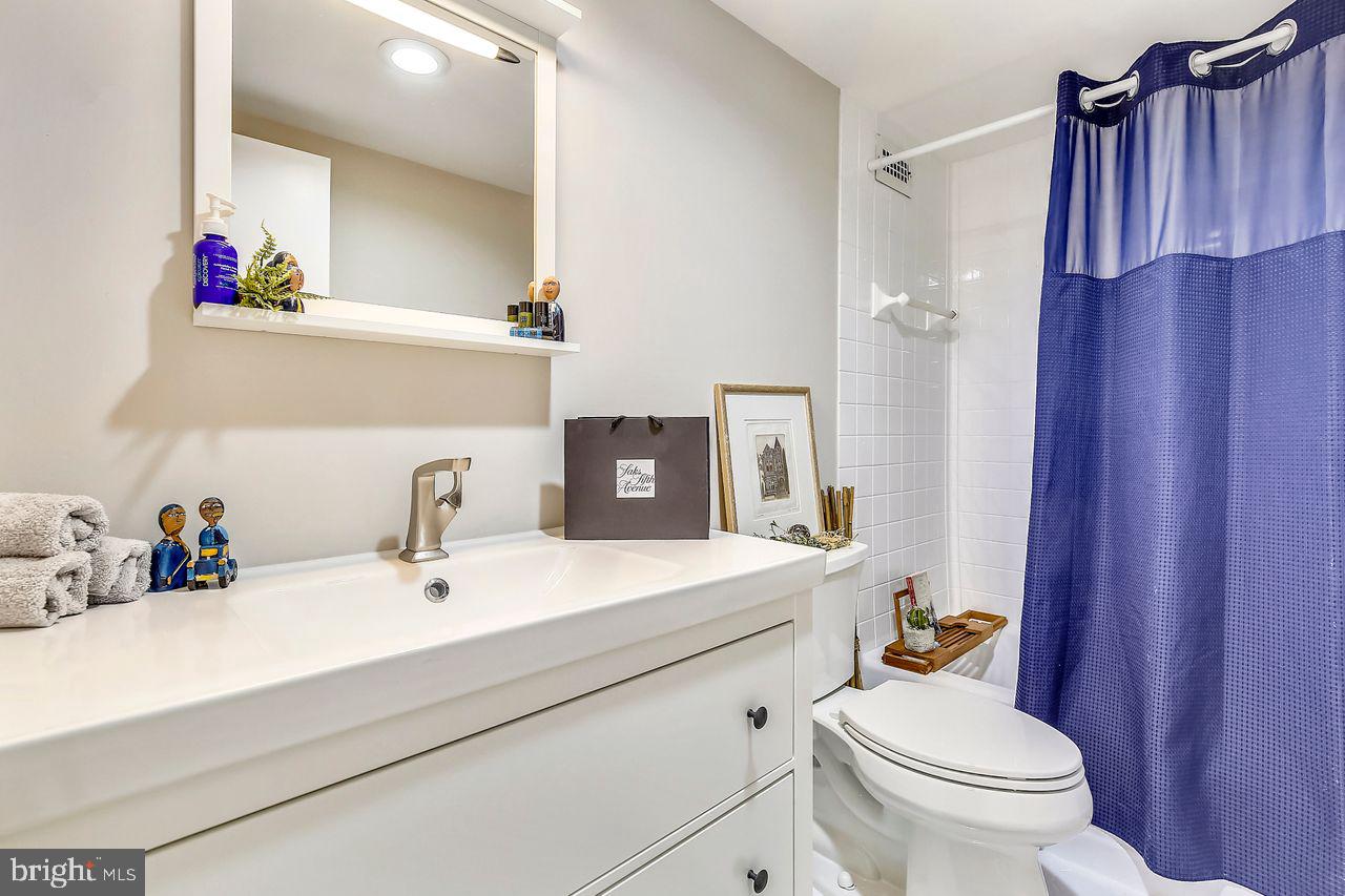 PROMENADE TOWERS - Residential